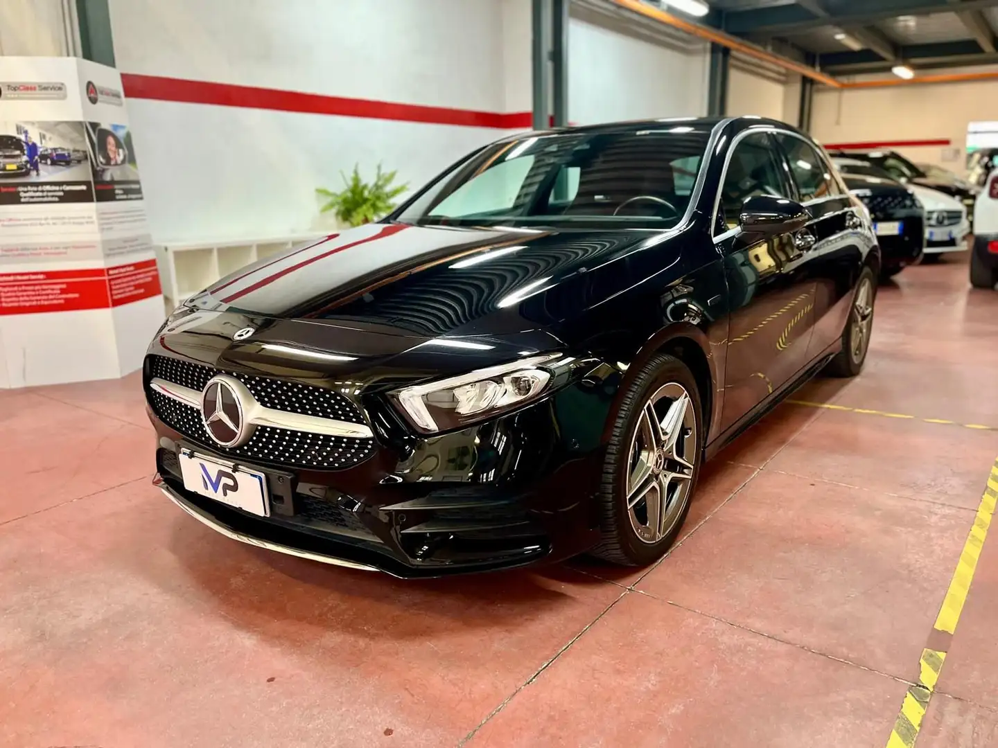 Mercedes-Benz A 250 A 250 e Automatic EQ-Power Premium AMG Noir - 1