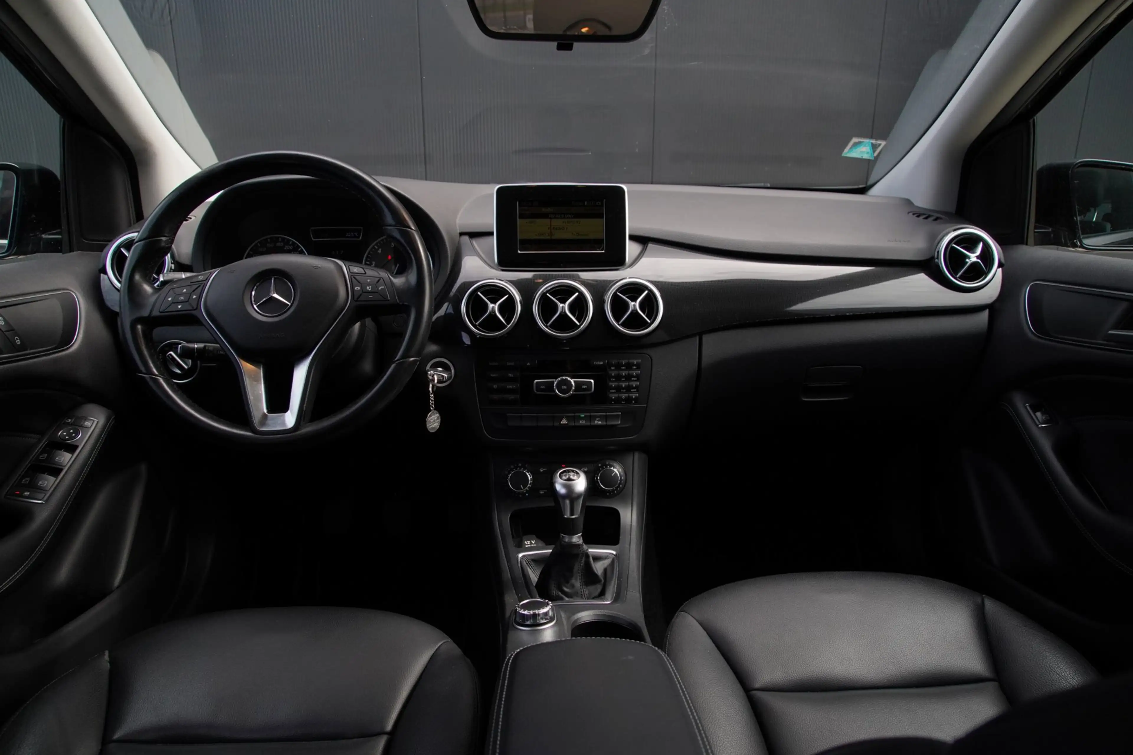 Mercedes-Benz B 180 Ambition Bi-xenon|Leder|Cruise|LM — photo 9