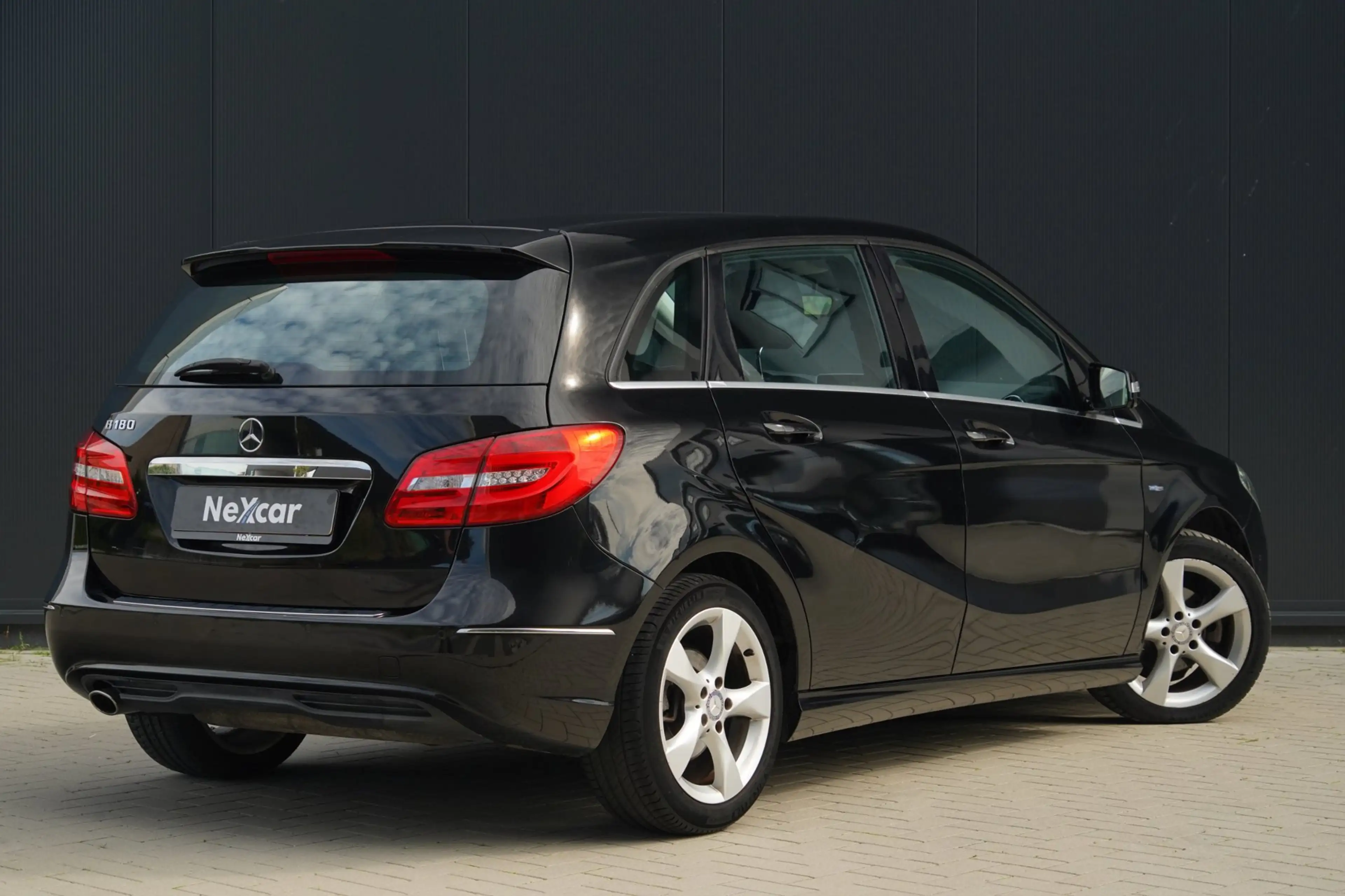 Mercedes-Benz B 180 Ambition Bi-xenon|Leder|Cruise|LM — photo 6