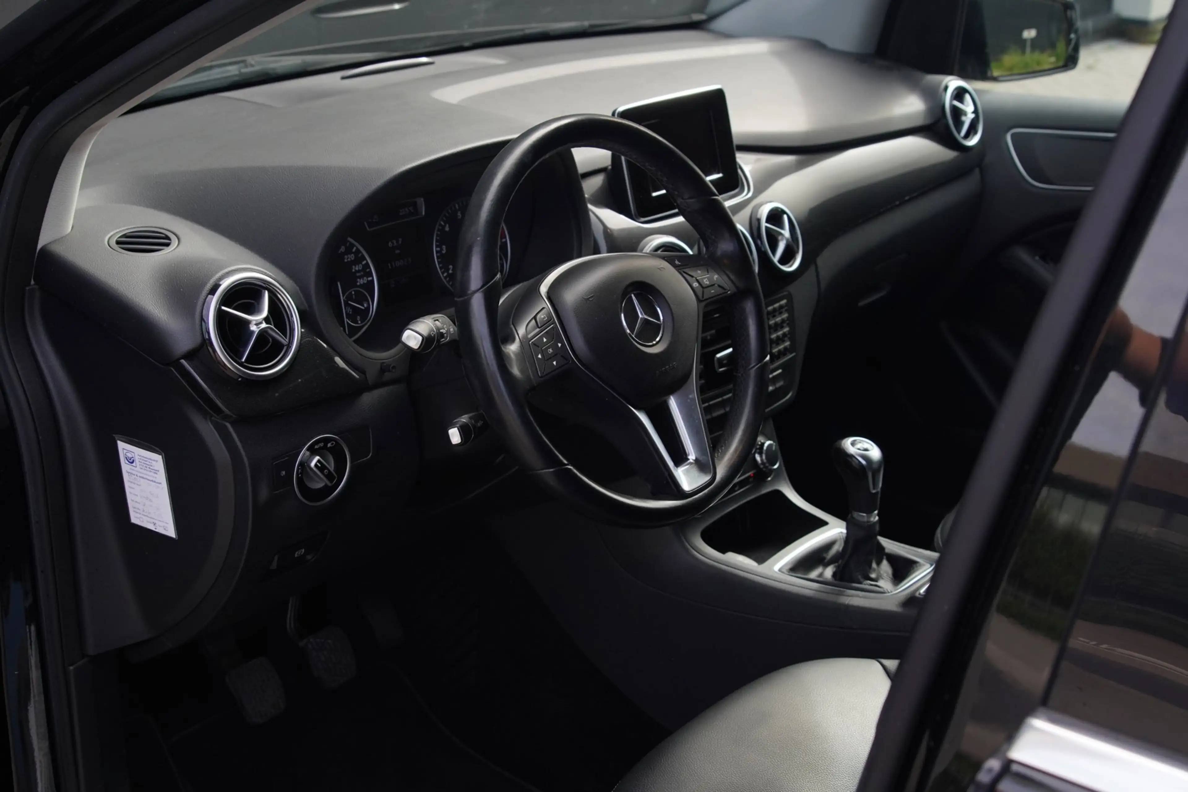Mercedes-Benz B 180 Ambition Bi-xenon|Leder|Cruise|LM — photo 3