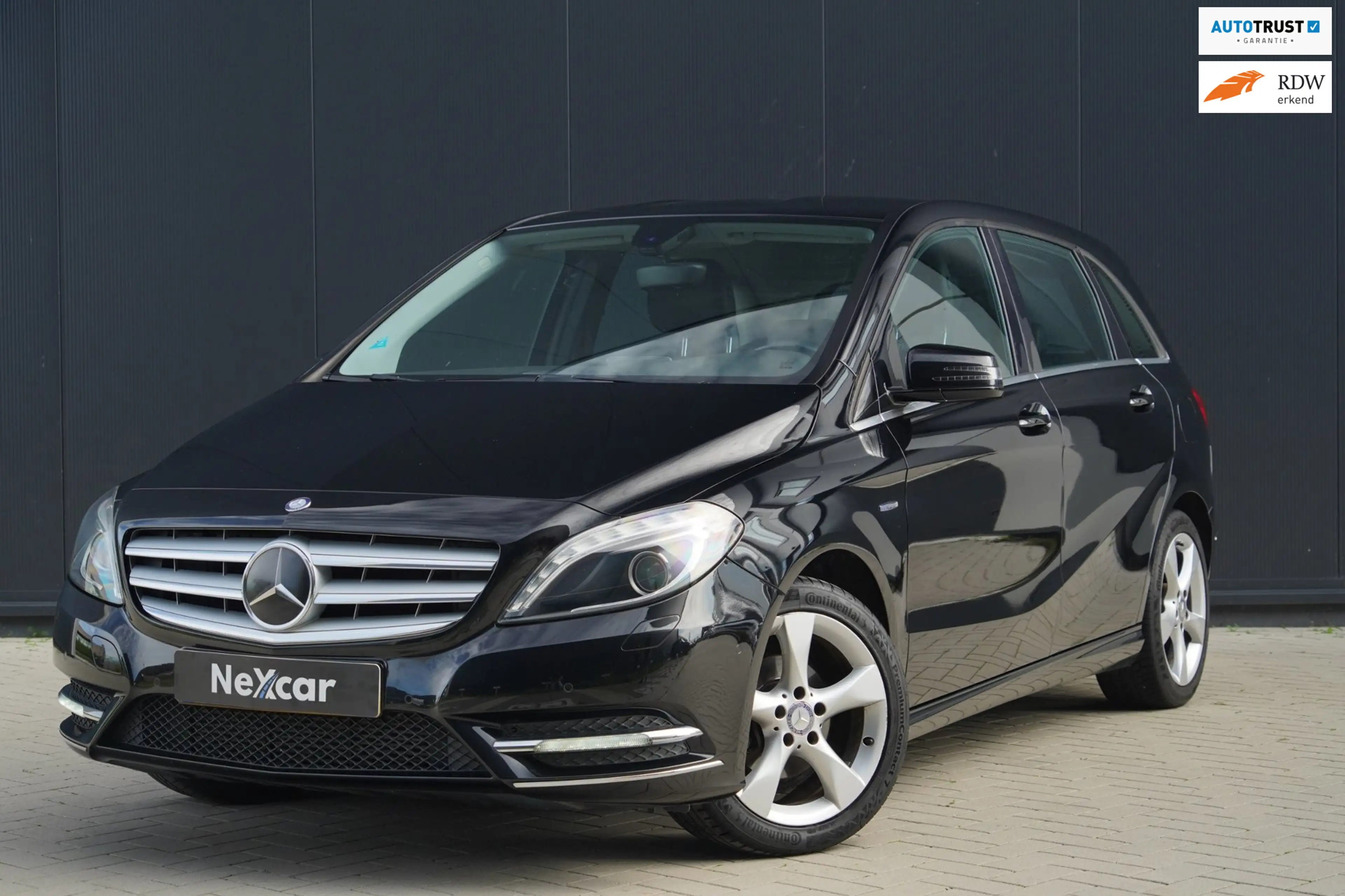Mercedes-Benz B 180 Ambition Bi-xenon|Leder|Cruise|LM
