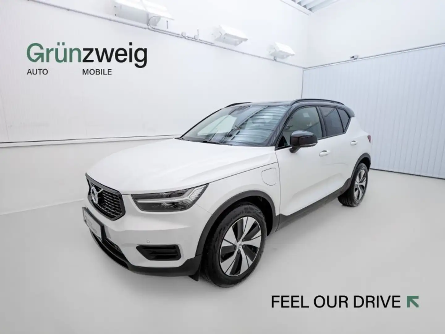 Volvo XC40 T5 Recharge PHEV R-Design Expression Weiß - 1