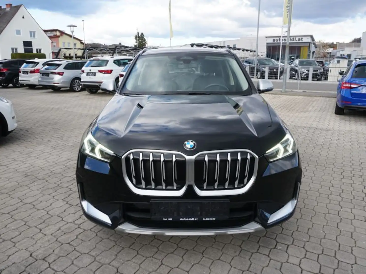 BMW X1 sDrive 18d Aut. *X-LINE+AHV+LED* Schwarz - 2