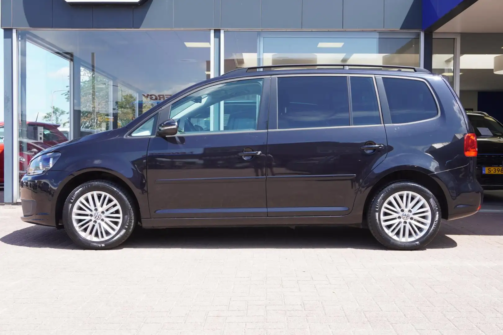 Volkswagen Touran 1.2 TSI Edition BlueMotion 7p. | Airco A| Navigati Černá - 2