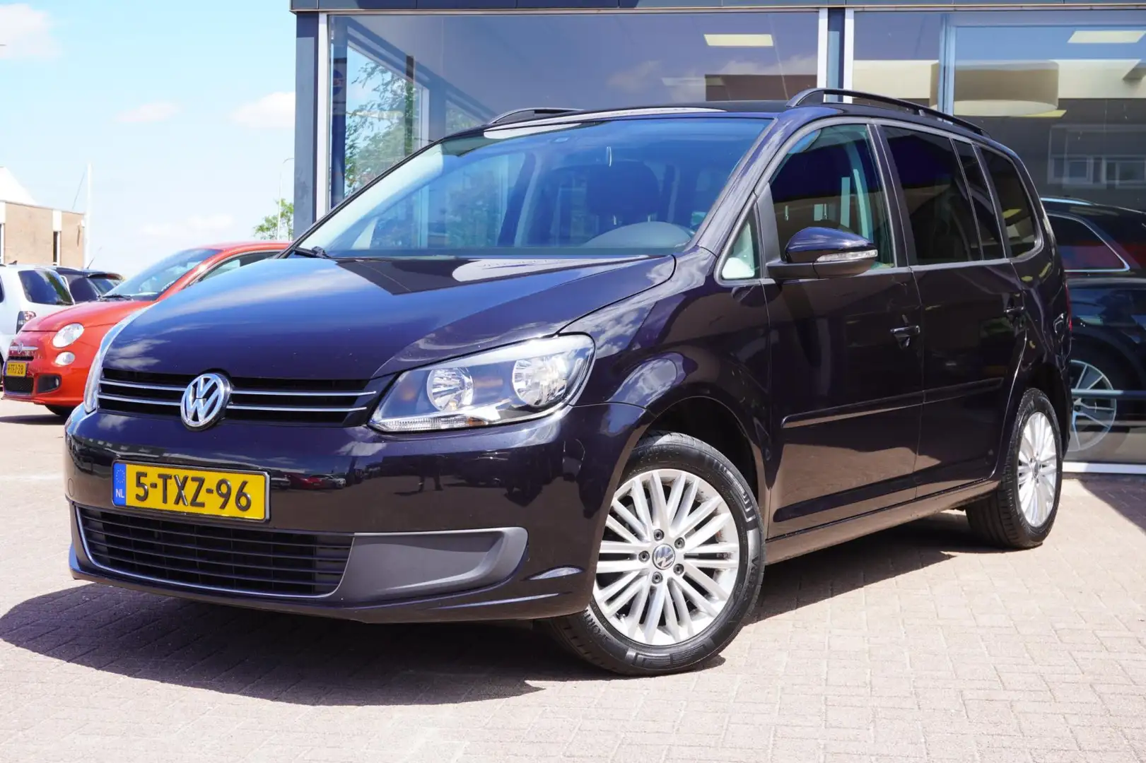 Volkswagen Touran 1.2 TSI Edition BlueMotion 7p. | Airco A| Navigati Černá - 1