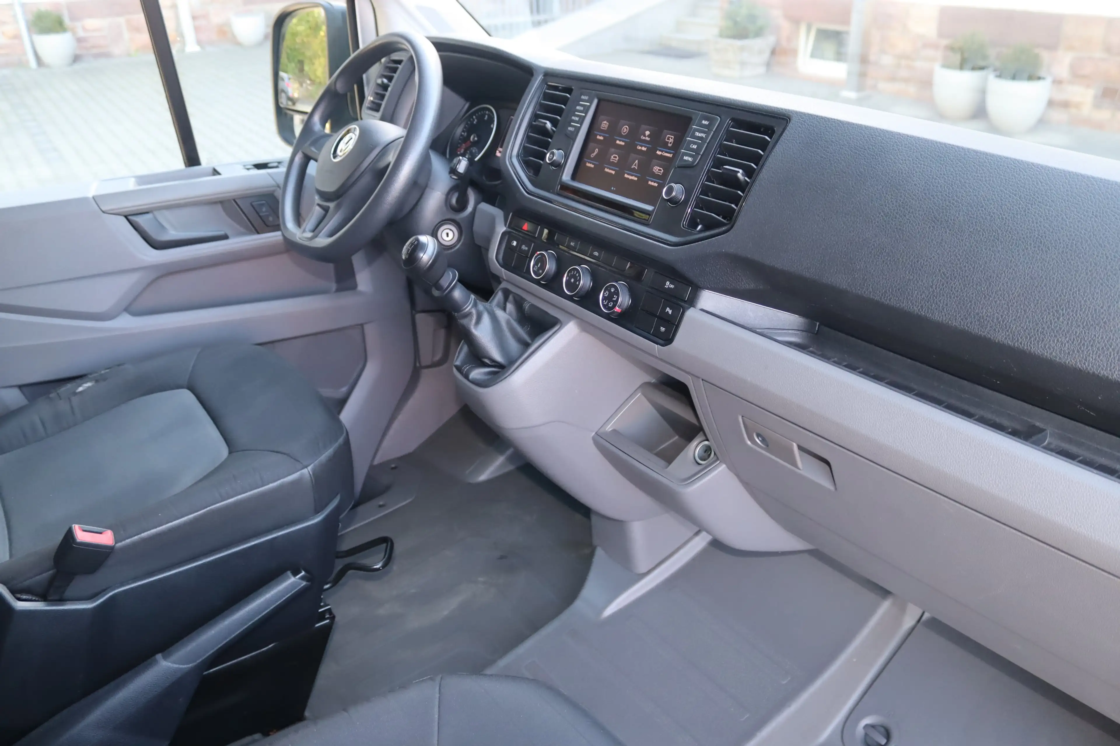 Volkswagen Crafter 35 lang Hochdach-AHK-NAV-KAMERA-KLIMA- — photo 15