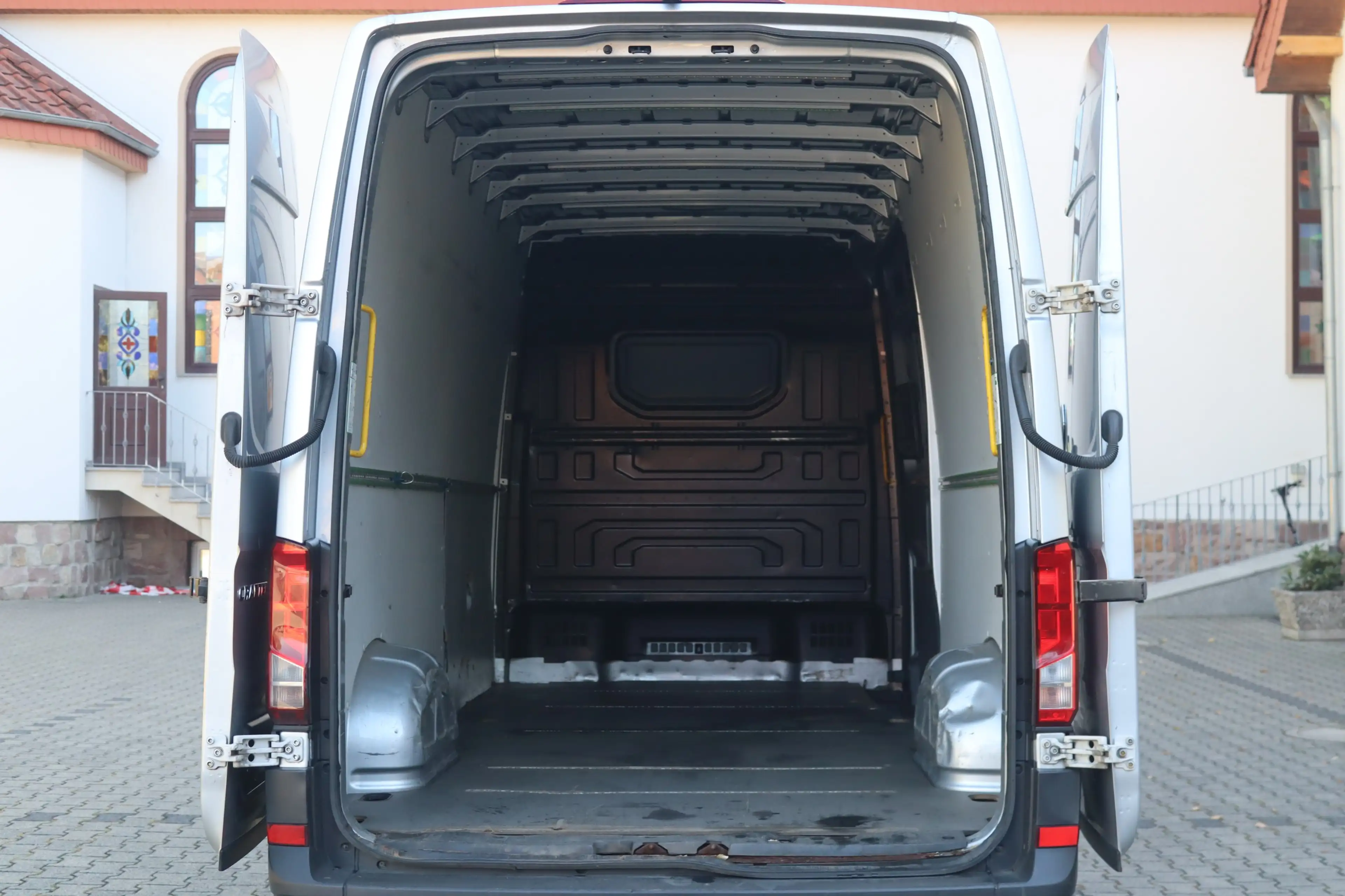 Volkswagen Crafter 35 lang Hochdach-AHK-NAV-KAMERA-KLIMA- — photo 6