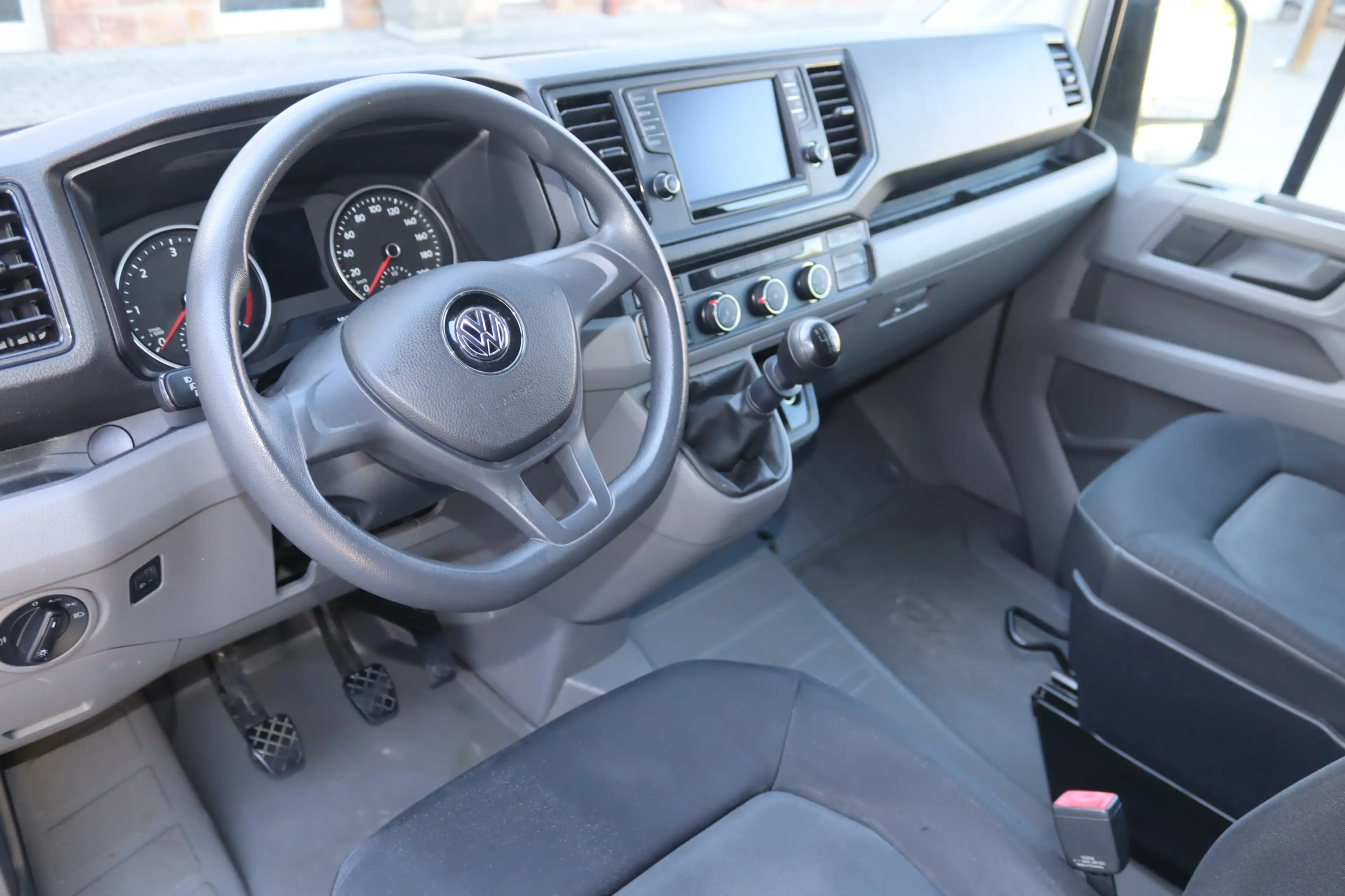 Volkswagen Crafter 35 lang Hochdach-AHK-NAV-KAMERA-KLIMA- — photo 8