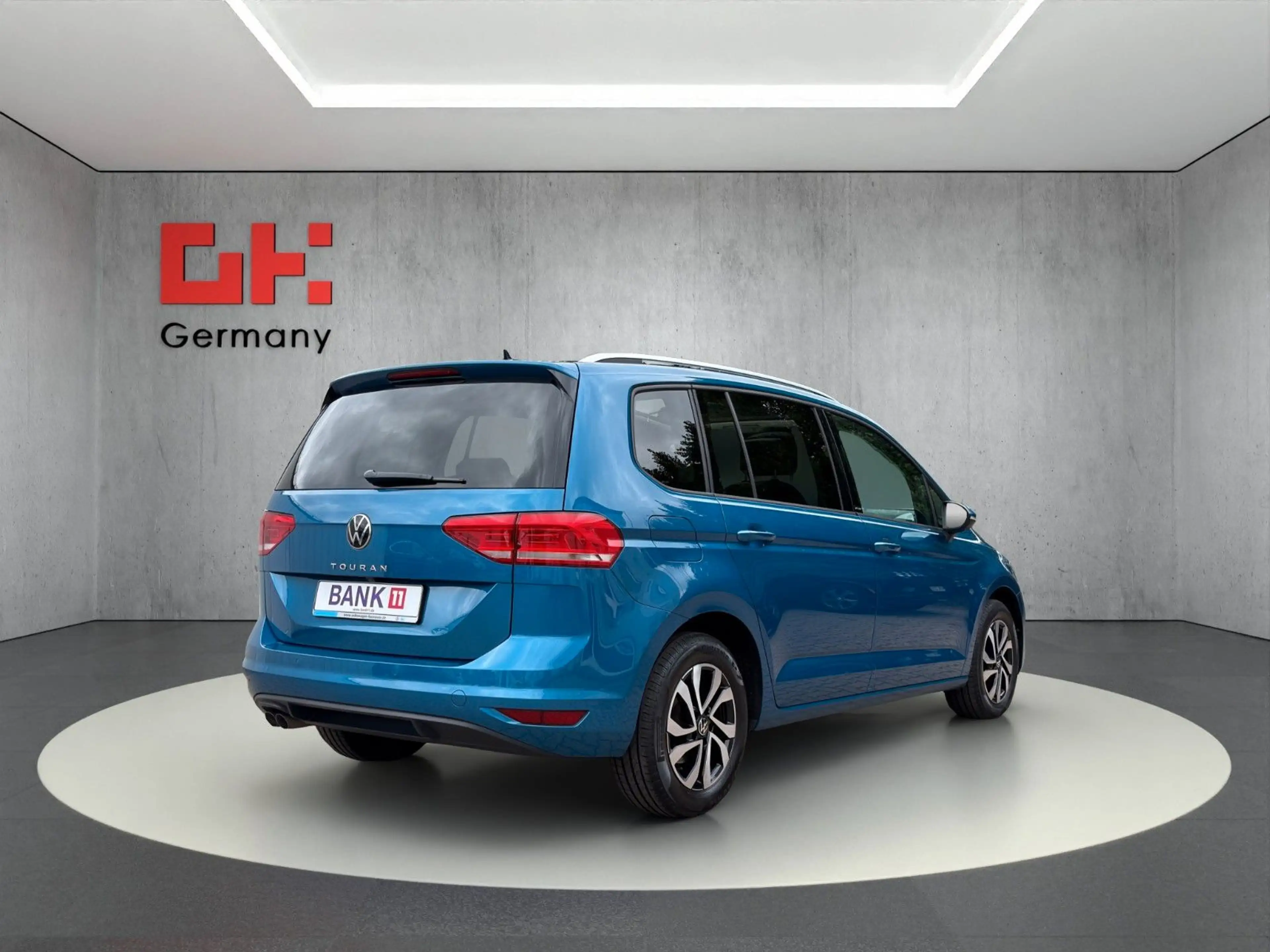 Volkswagen Touran 2.0 TDI Active Panorama Navi Kamera ACC AHK — photo 8