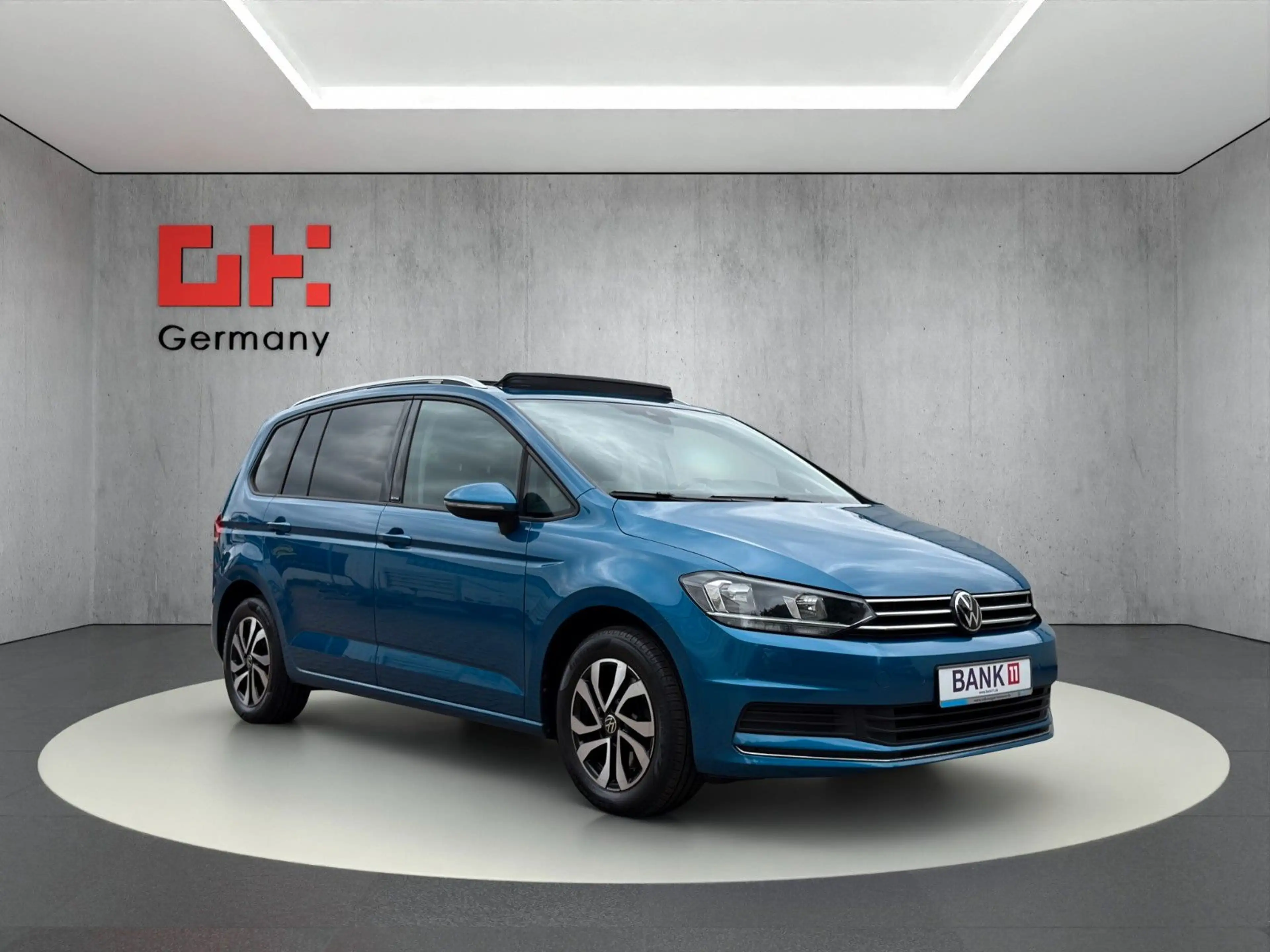 Volkswagen Touran 2.0 TDI Active Panorama Navi Kamera ACC AHK — photo 3
