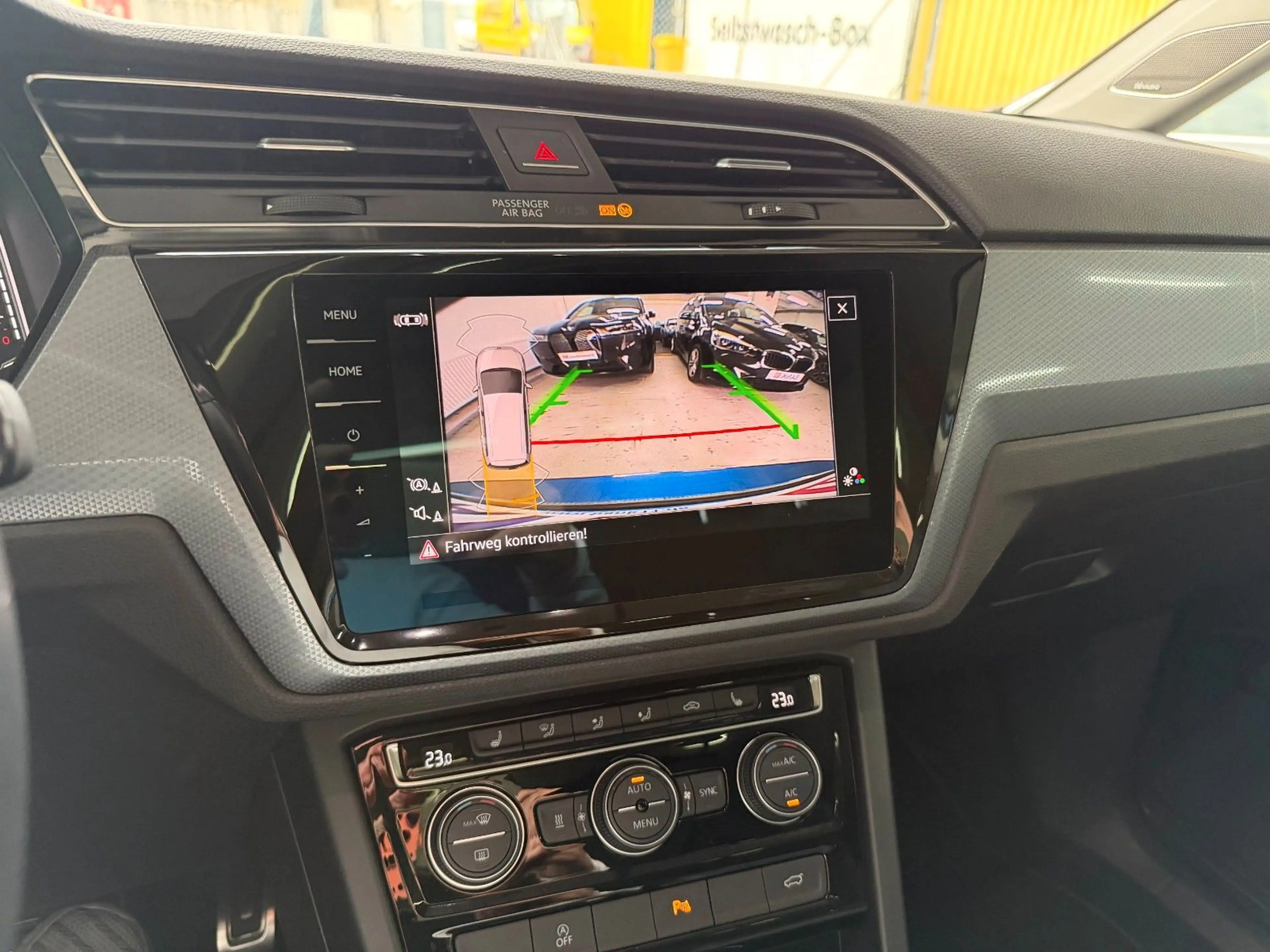 Volkswagen Touran 2.0 TDI Active Panorama Navi Kamera ACC AHK — photo 15