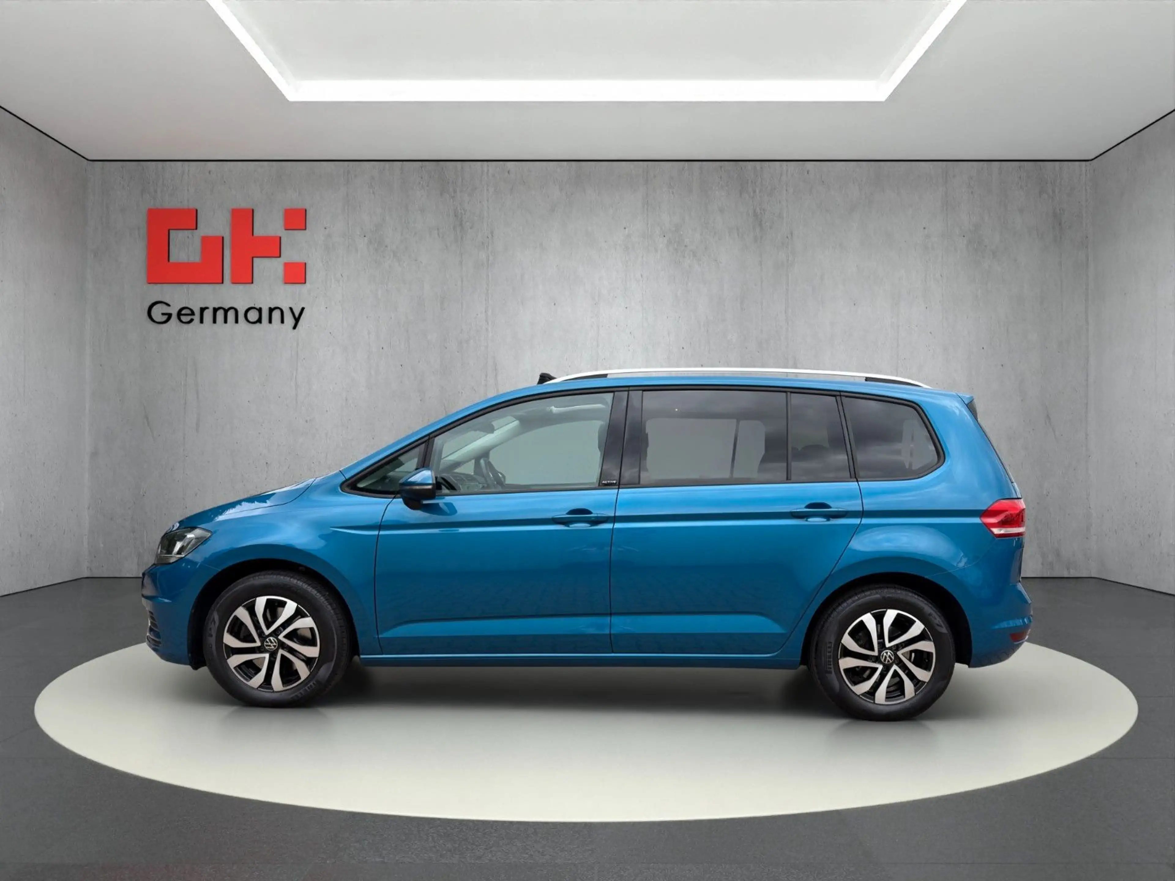 Volkswagen Touran 2.0 TDI Active Panorama Navi Kamera ACC AHK — photo 4