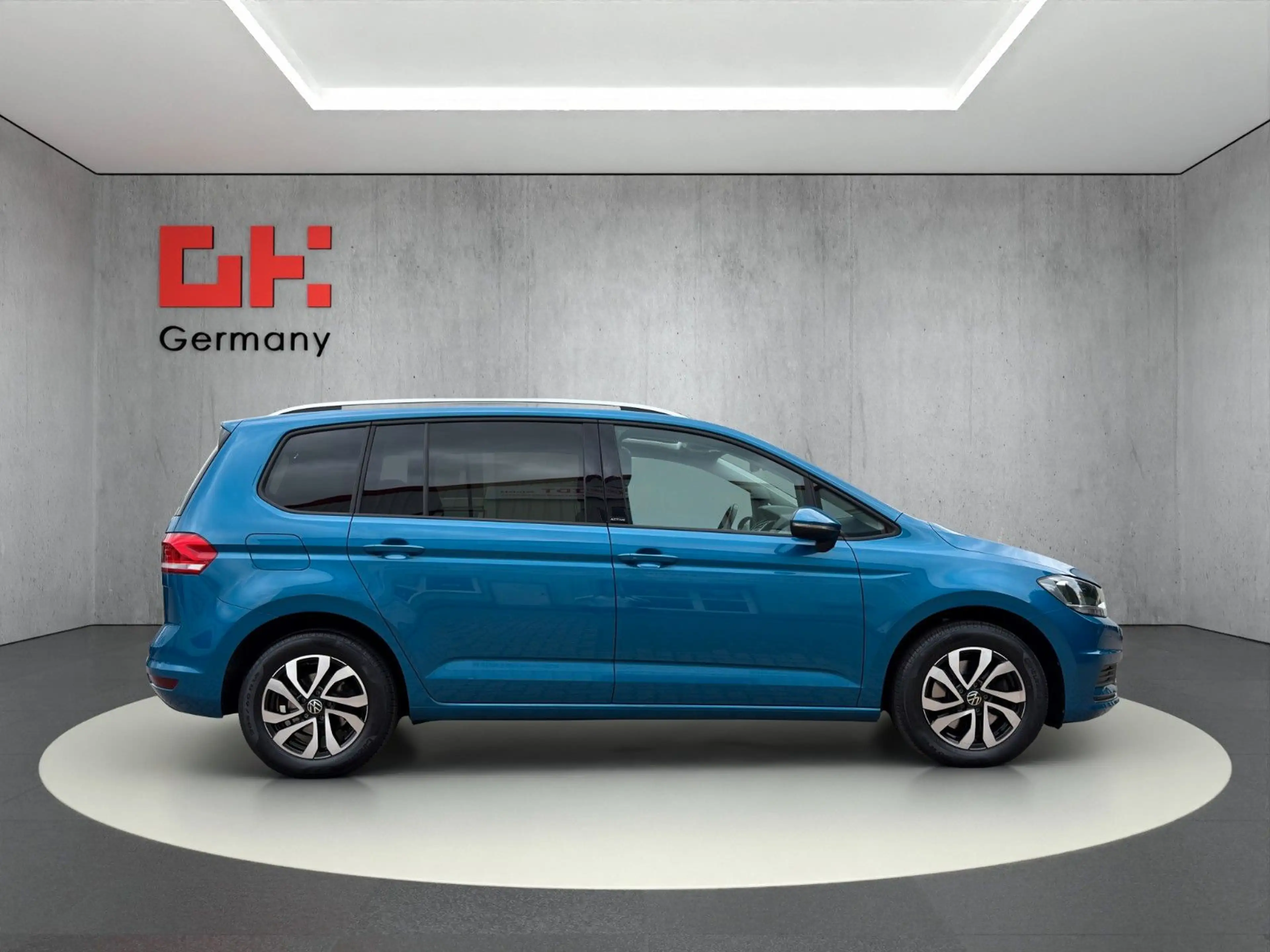 Volkswagen Touran 2.0 TDI Active Panorama Navi Kamera ACC AHK — photo 7