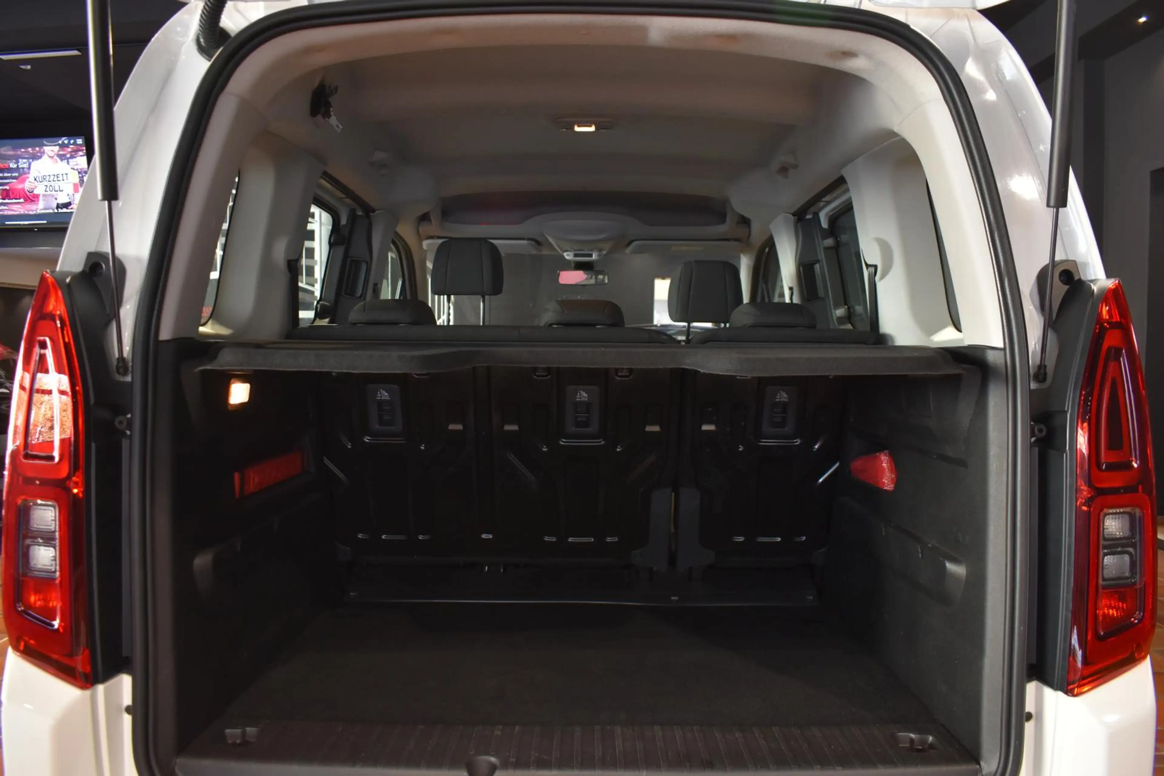 Opel Combo Life EDITION 5SITZE NAVI TEMPOMAT SHZ PDC VKZ 1.2 TURBO — photo 10
