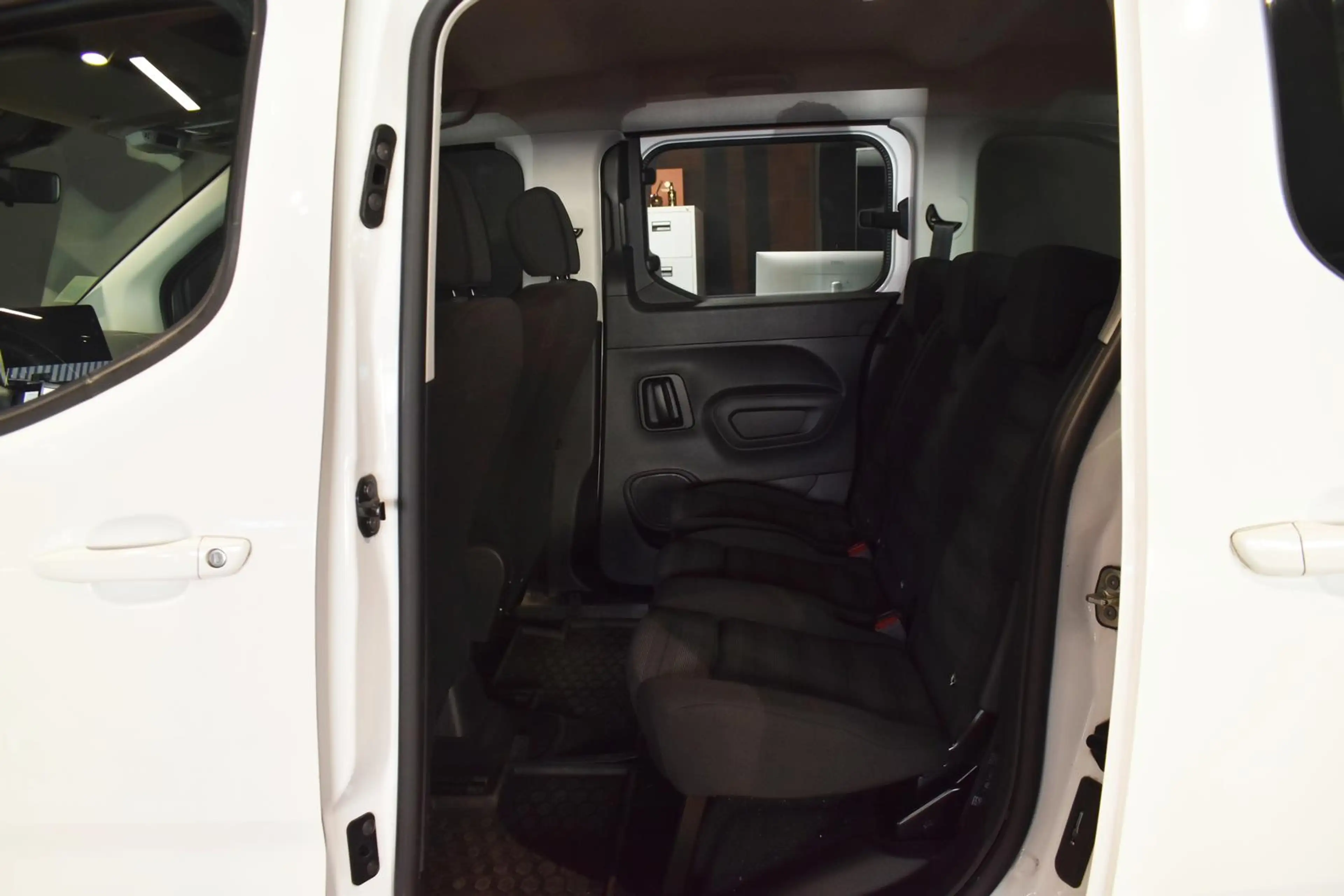Opel Combo Life EDITION 5SITZE NAVI TEMPOMAT SHZ PDC VKZ 1.2 TURBO — photo 5