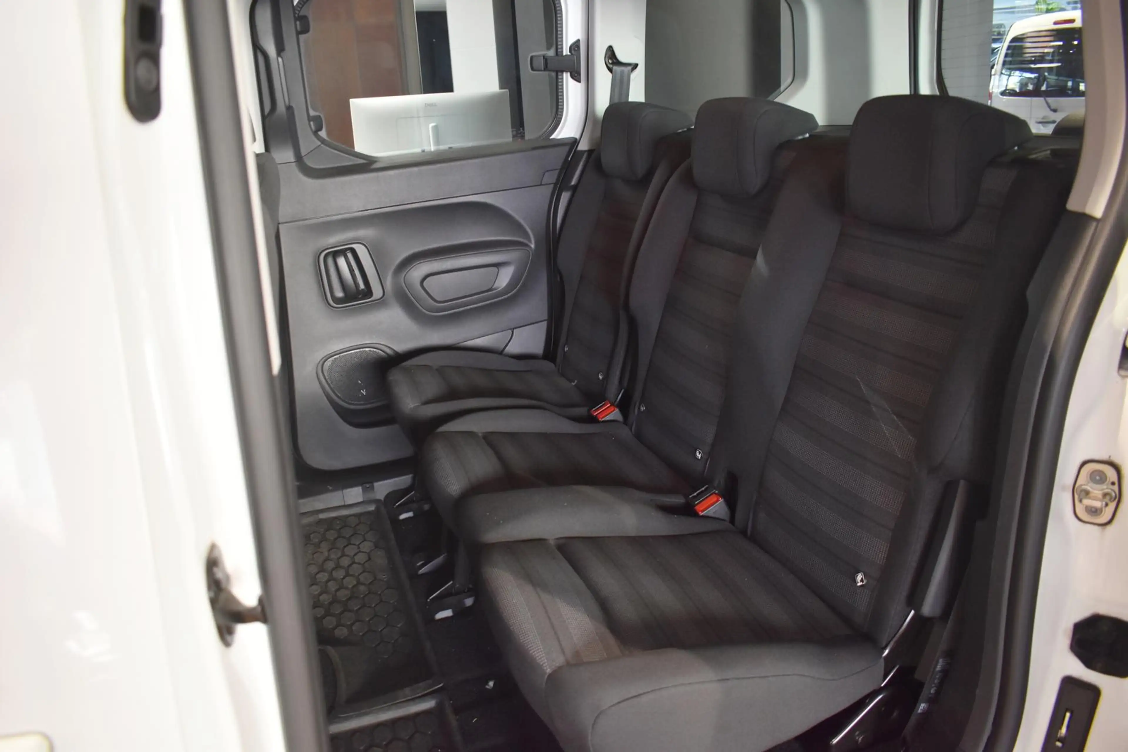 Opel Combo Life EDITION 5SITZE NAVI TEMPOMAT SHZ PDC VKZ 1.2 TURBO — photo 6