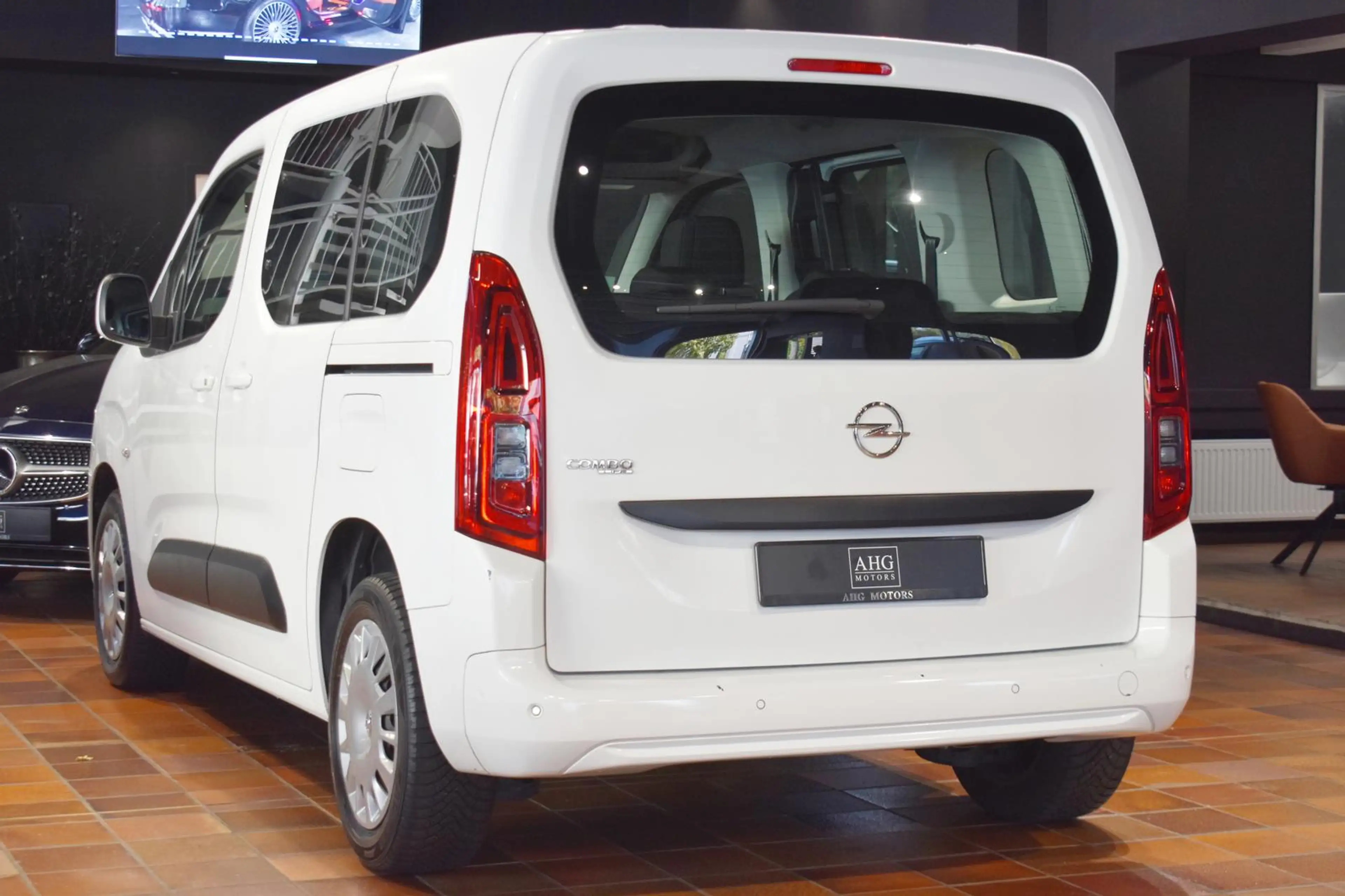 Opel Combo Life EDITION 5SITZE NAVI TEMPOMAT SHZ PDC VKZ 1.2 TURBO — photo 7