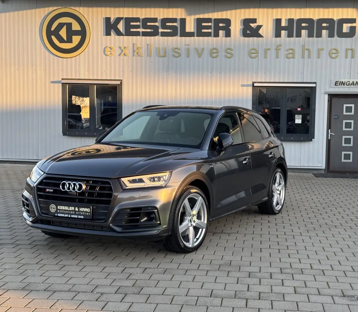 Audi SQ5 3.0 TFSI quattro /Key-Go/Kamera/ACC/LUFT/ABT Grijs - 1
