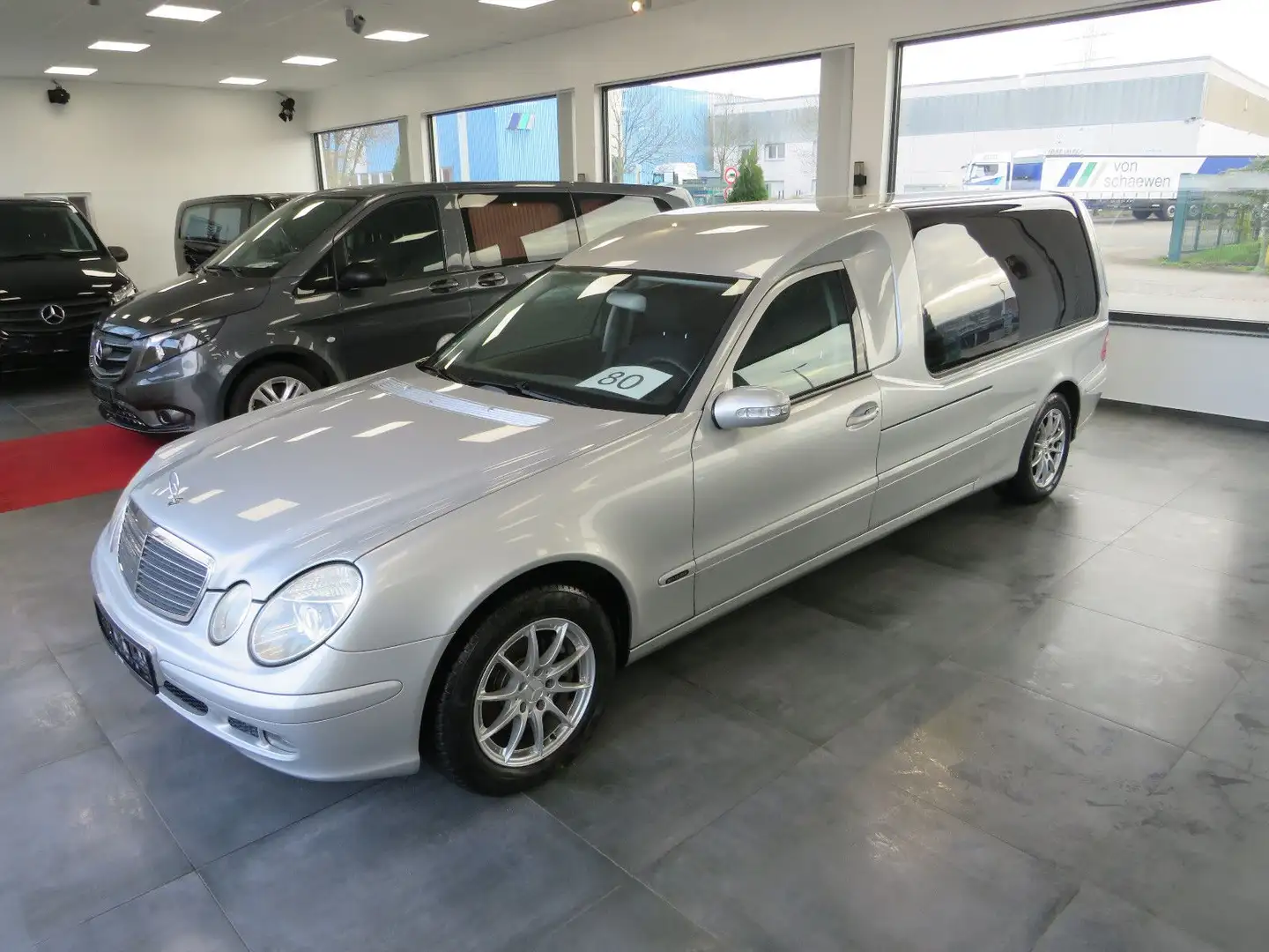 Mercedes-Benz E 220 CDI Bestattungswagen / Leichenwagen Argent - 1