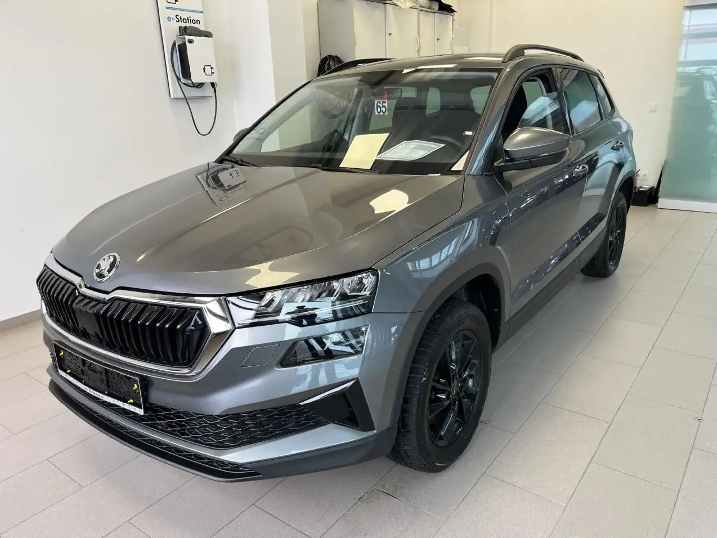 Skoda Karoq 2.0 TDI SCR 4x4 Style Bluetooth Navi LED Grau - 2