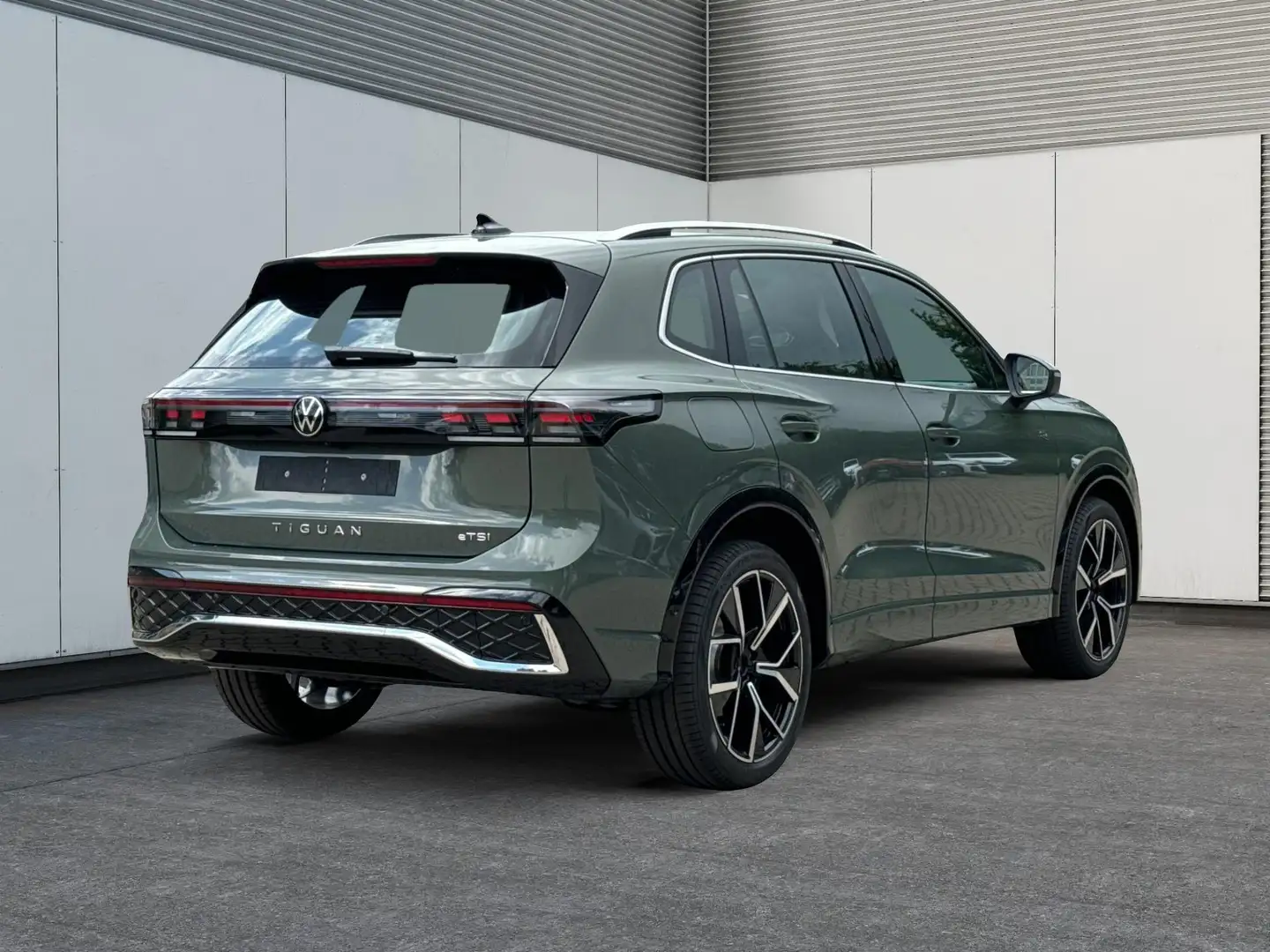 Volkswagen Tiguan R-Line Limited DSG+AHK+HUD+NAVI+MATRIX+EL. HECK... Vert - 2