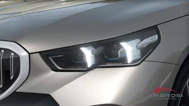 BMW 5 Series view 6