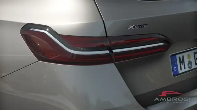 BMW 5 Series view 7