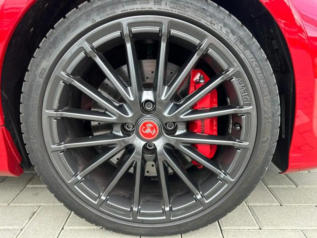 Abarth 695 1.4 t-jet Competizione 180cv auto 18