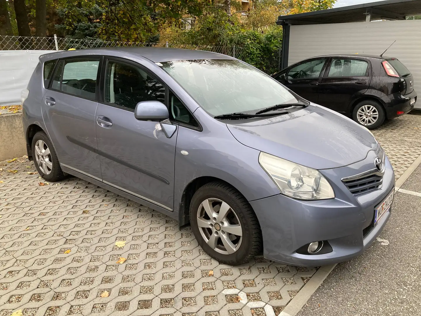 Toyota Verso Verso 1,8 Valvematic Comfort Aut. Comfort Grau - 2