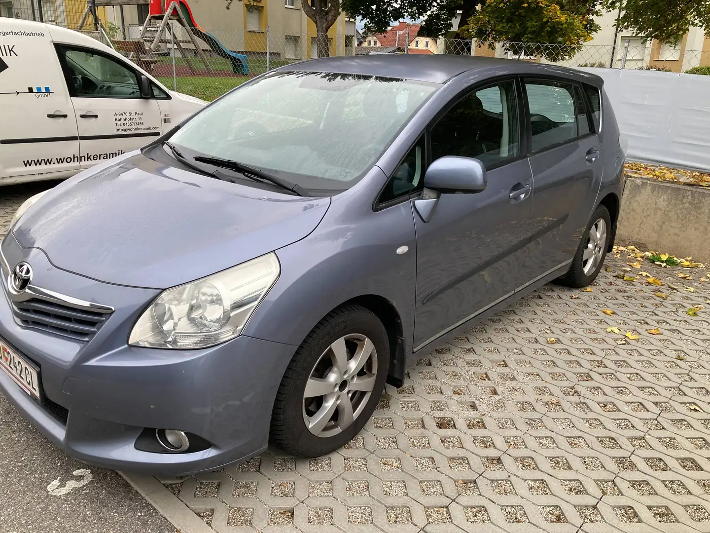 Toyota Verso Verso 1,8 Valvematic Comfort Aut. Comfort Grau - 1