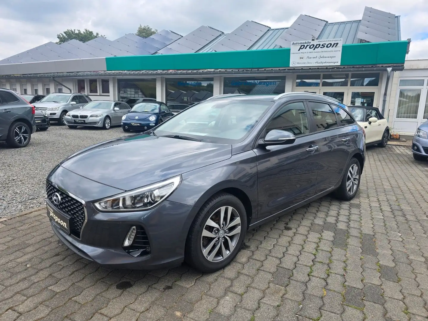 Hyundai i30 cw 1.6 CRDI NAVI KLIMA KAMERA Gris - 1