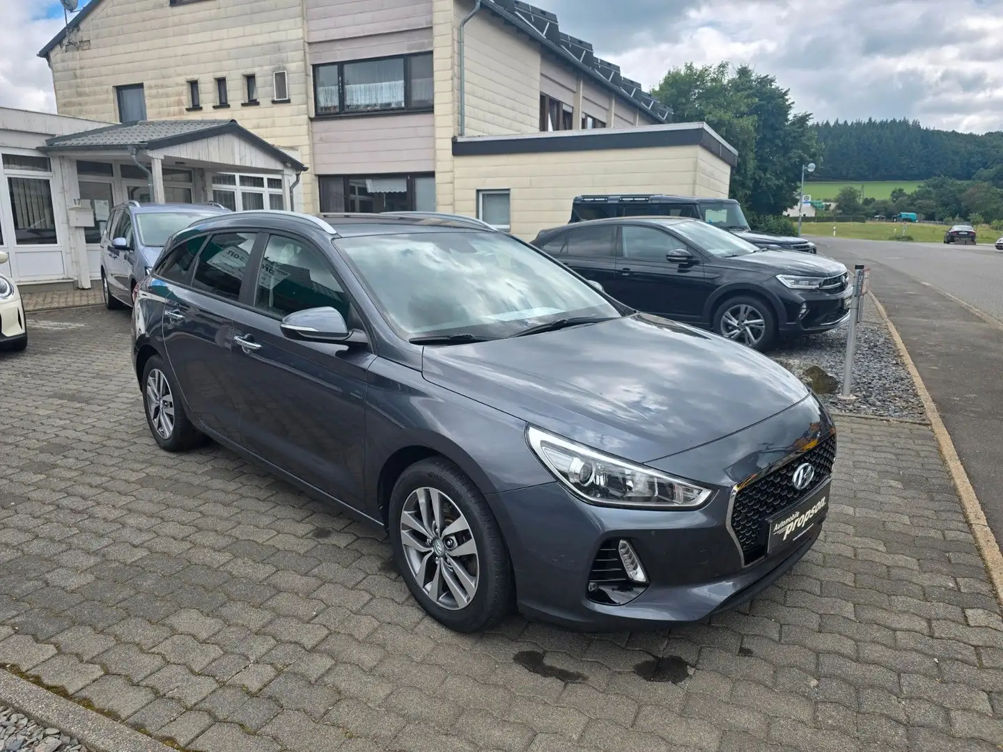 Hyundai i30 cw 1.6 CRDI NAVI KLIMA KAMERA Gris - 2