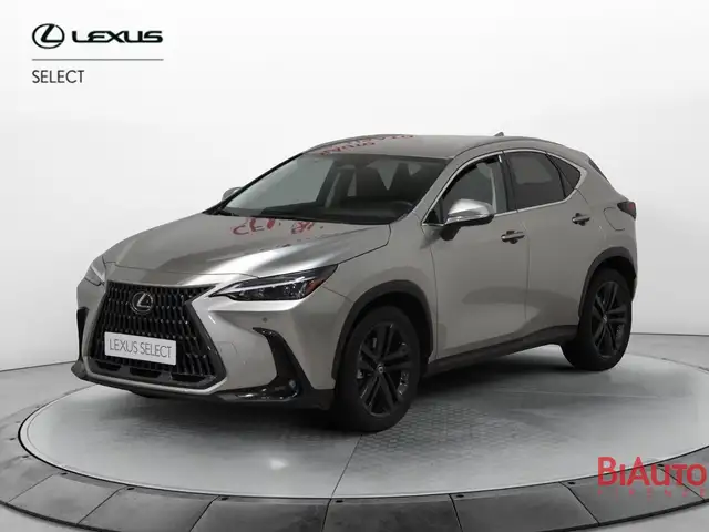 Lexus NX 300 NX Plug-in 4WD Premium +