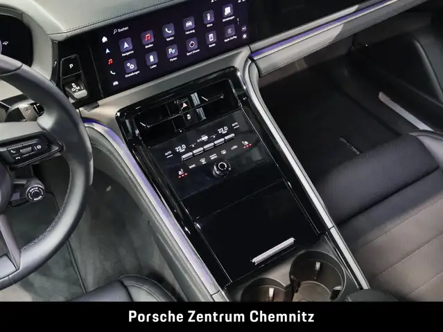 Porsche Panamera view 14