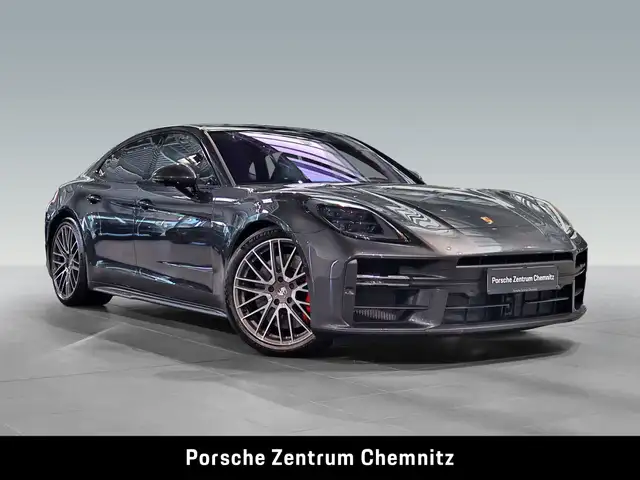 Porsche Panamera view 9