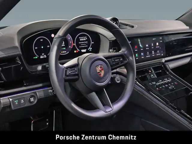 Porsche Panamera view 11
