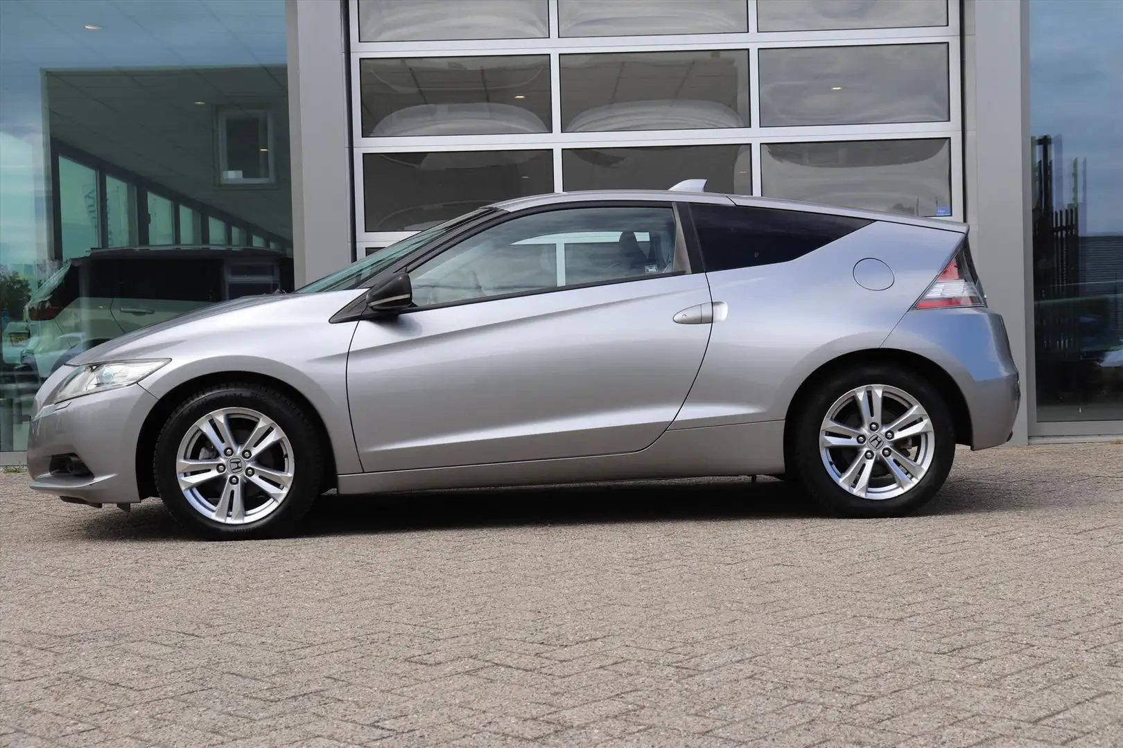 Honda CR-Z 1.5 i-VTEC IMA 124 pk S Grau - 2