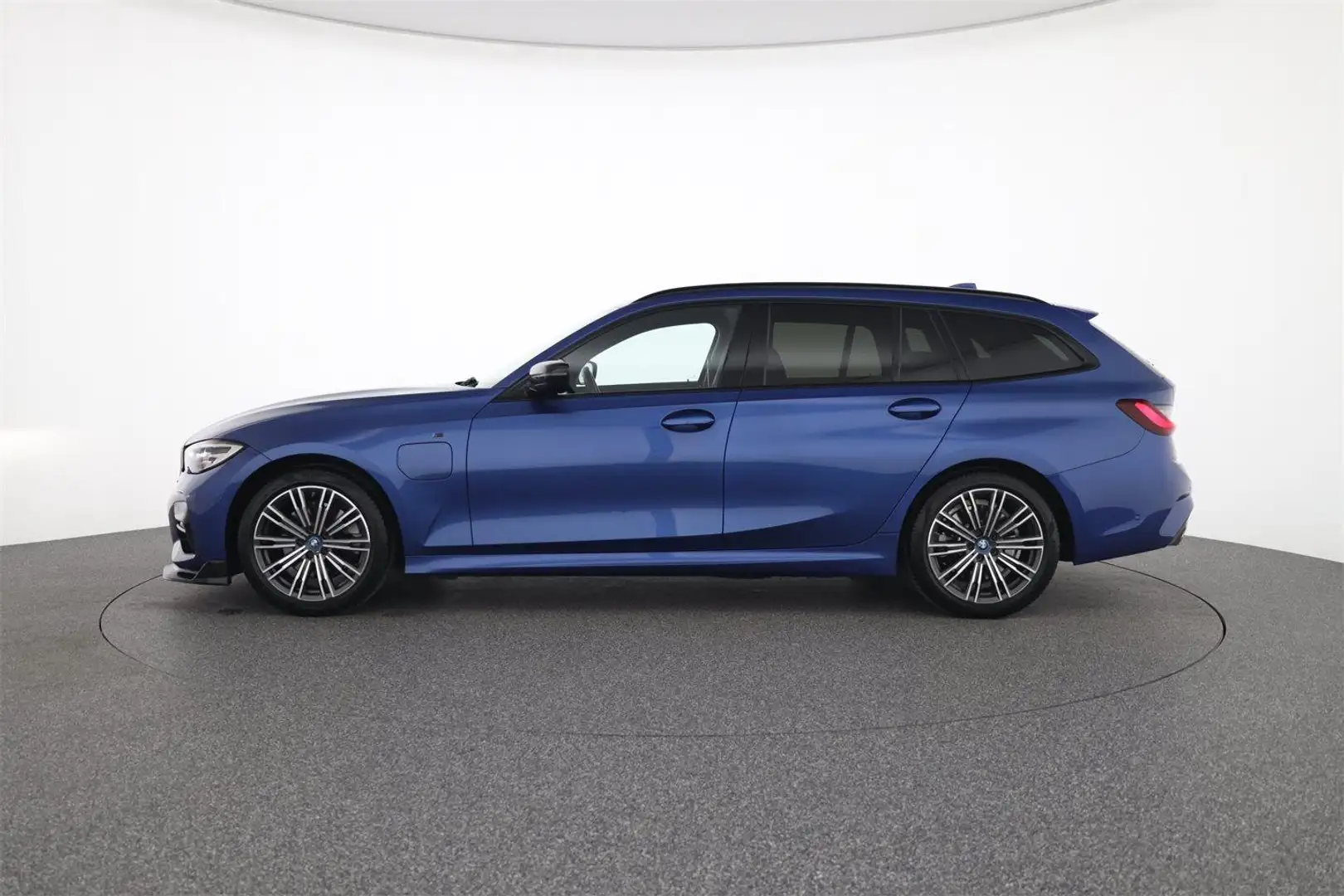 BMW 320 e PHEV M-Paket HeadUp Blau - 2
