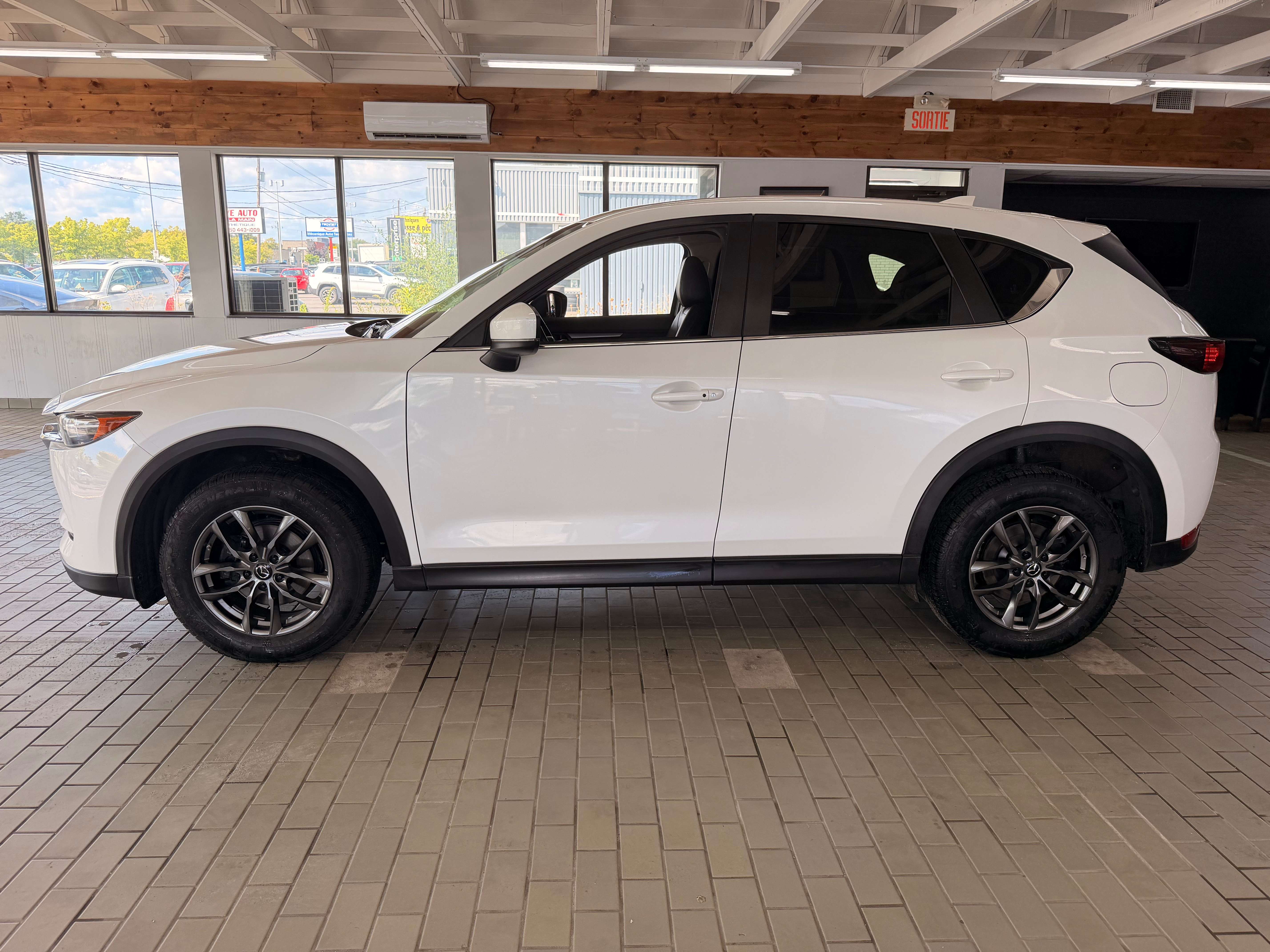 2020 Mazda CX-5 GS - Image 2