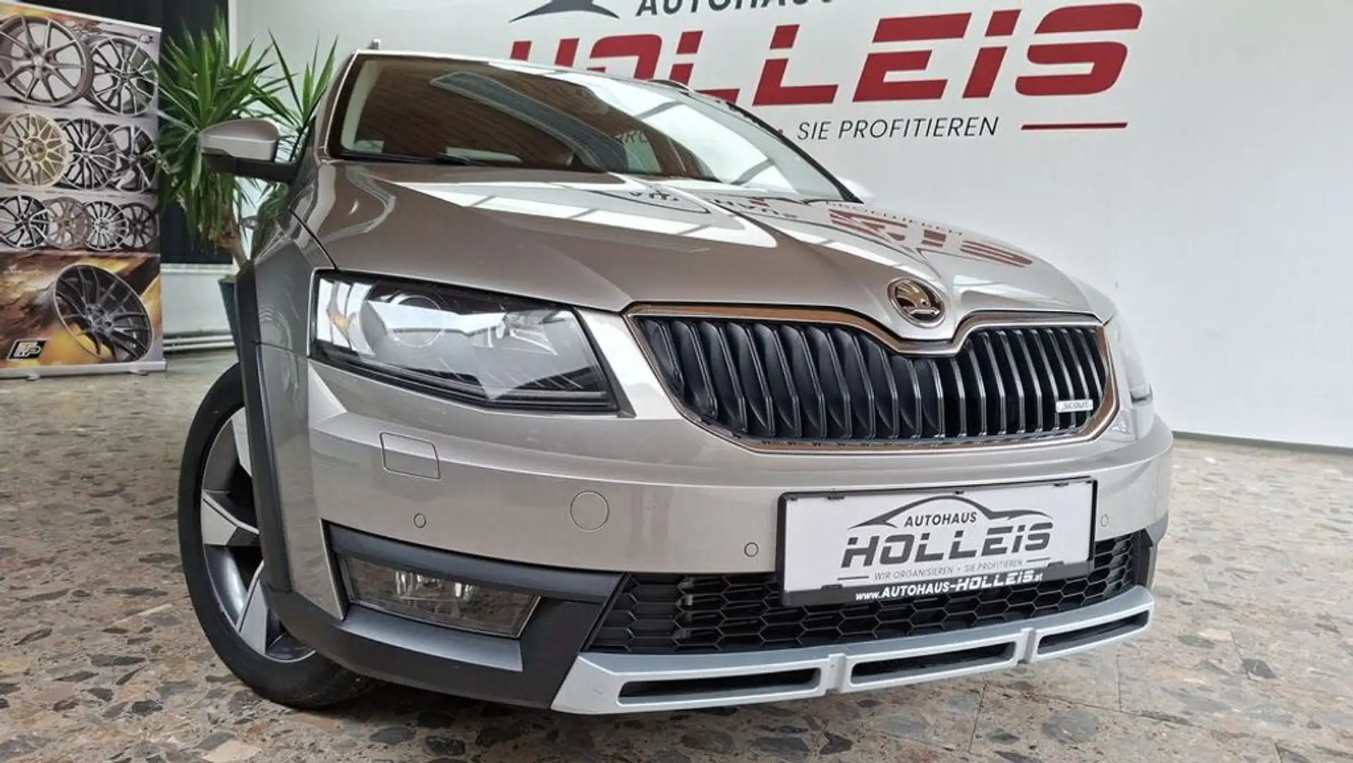 Skoda Octavia Scout 4x4  AHK  Eintausch möglich Beige - 1