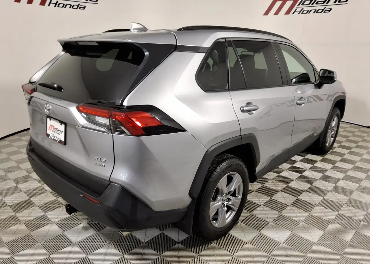 Toyota RAV 4 снимка Toyota RAV 4