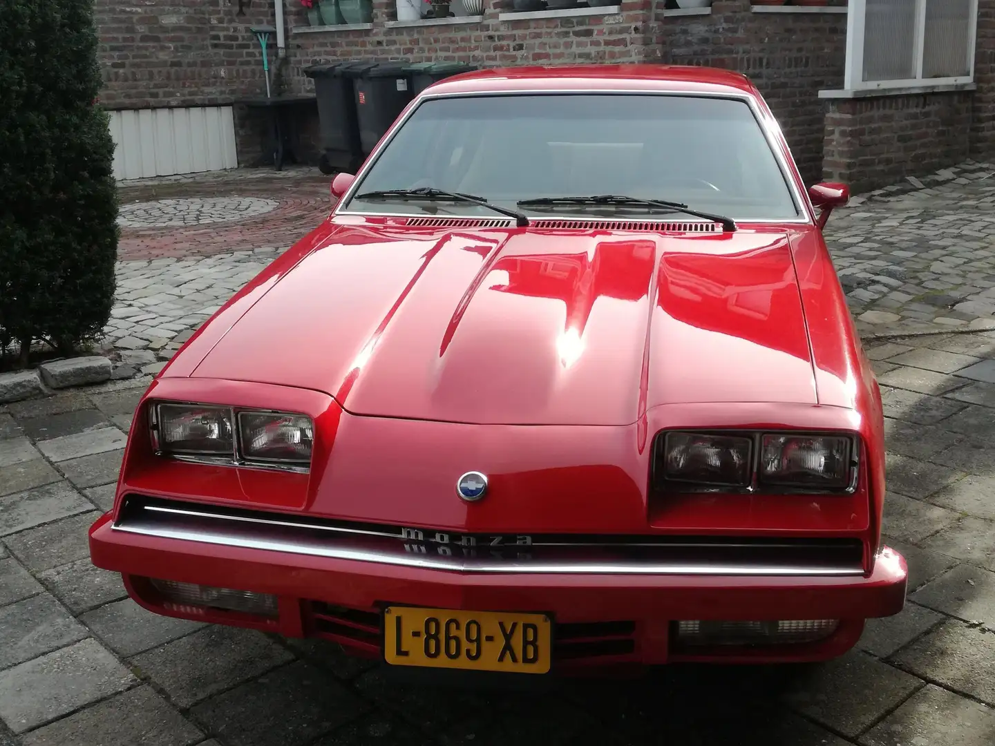 Chevrolet Monza Coupé Rot - 1