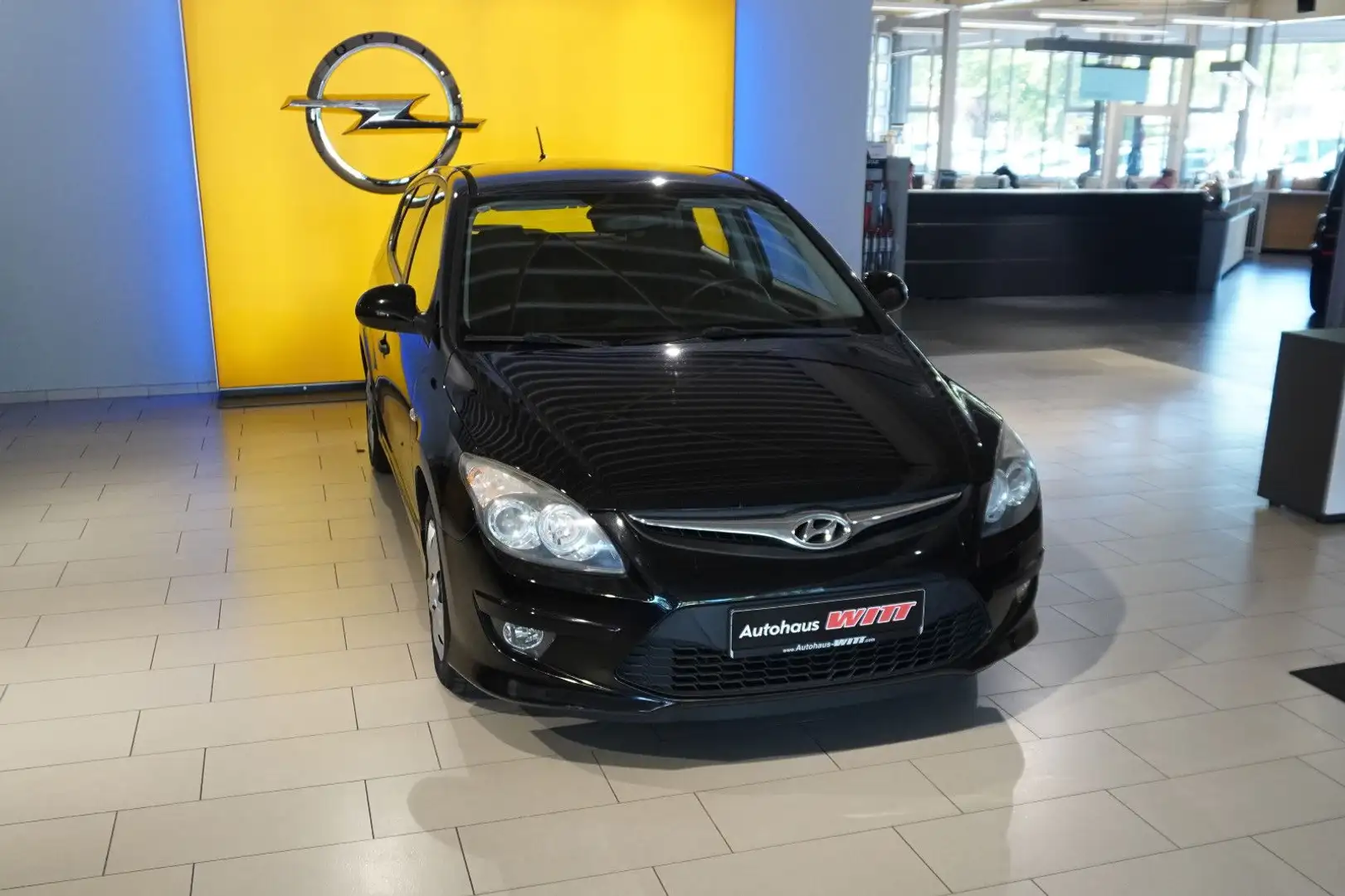 Hyundai i30 1.4 °Facelift°Klima°Allwetter°Scheckheft° Schwarz - 1