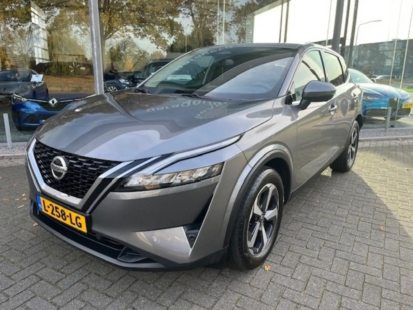 Nissan Qashqai 1.3 MHEV N-CONNECTA NIEUW MODEL TREKHAAK Grijs - 1