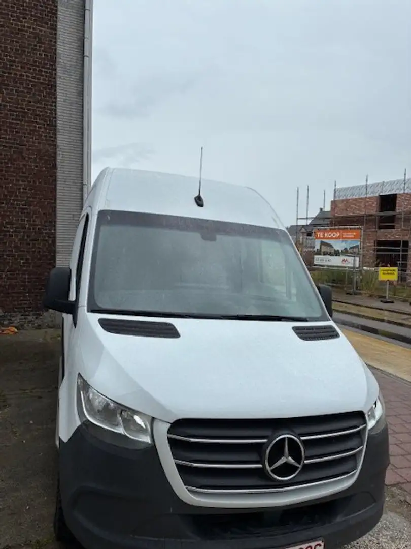 Mercedes-Benz Sprinter - 1