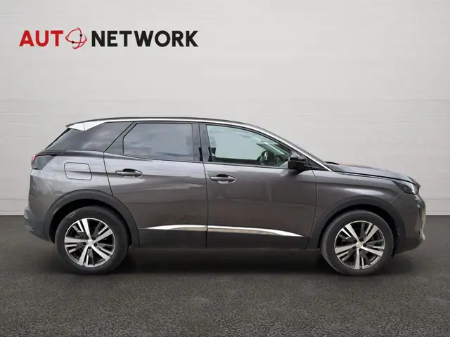 Peugeot 3008 view 8