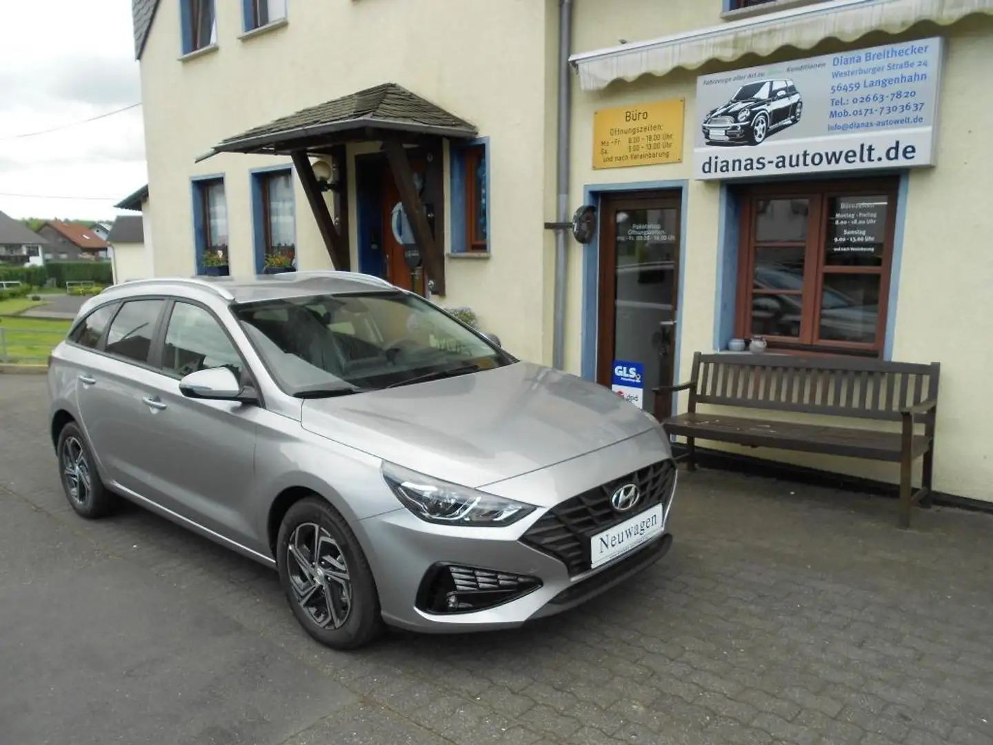 Hyundai i30 Kombi 1.5CVVT Comfort Argent - 1