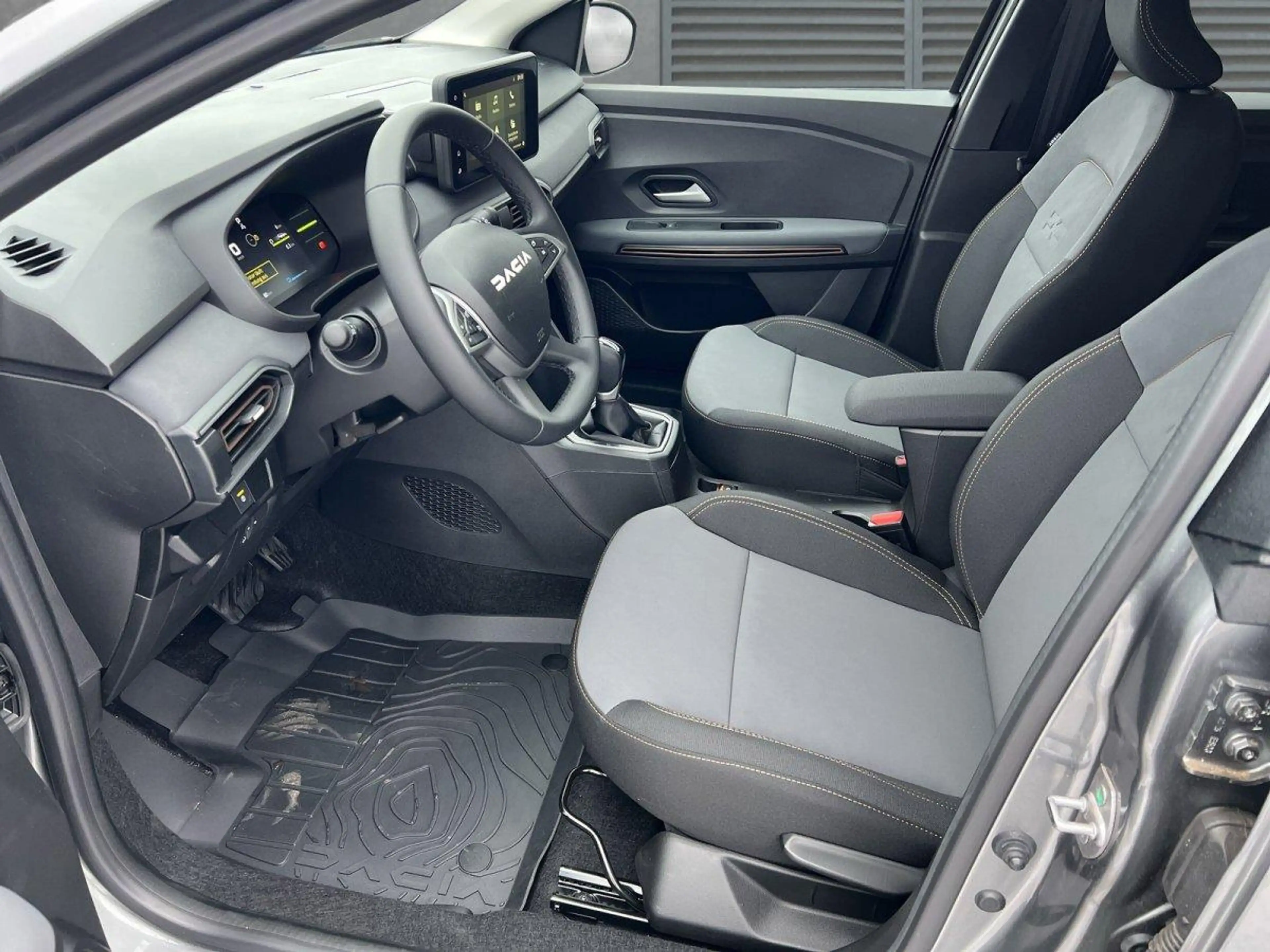 Dacia Jogger Extreme+ 7-S SHZ+RFK+Carplay Hybrid 140 104 kW ... — photo 4