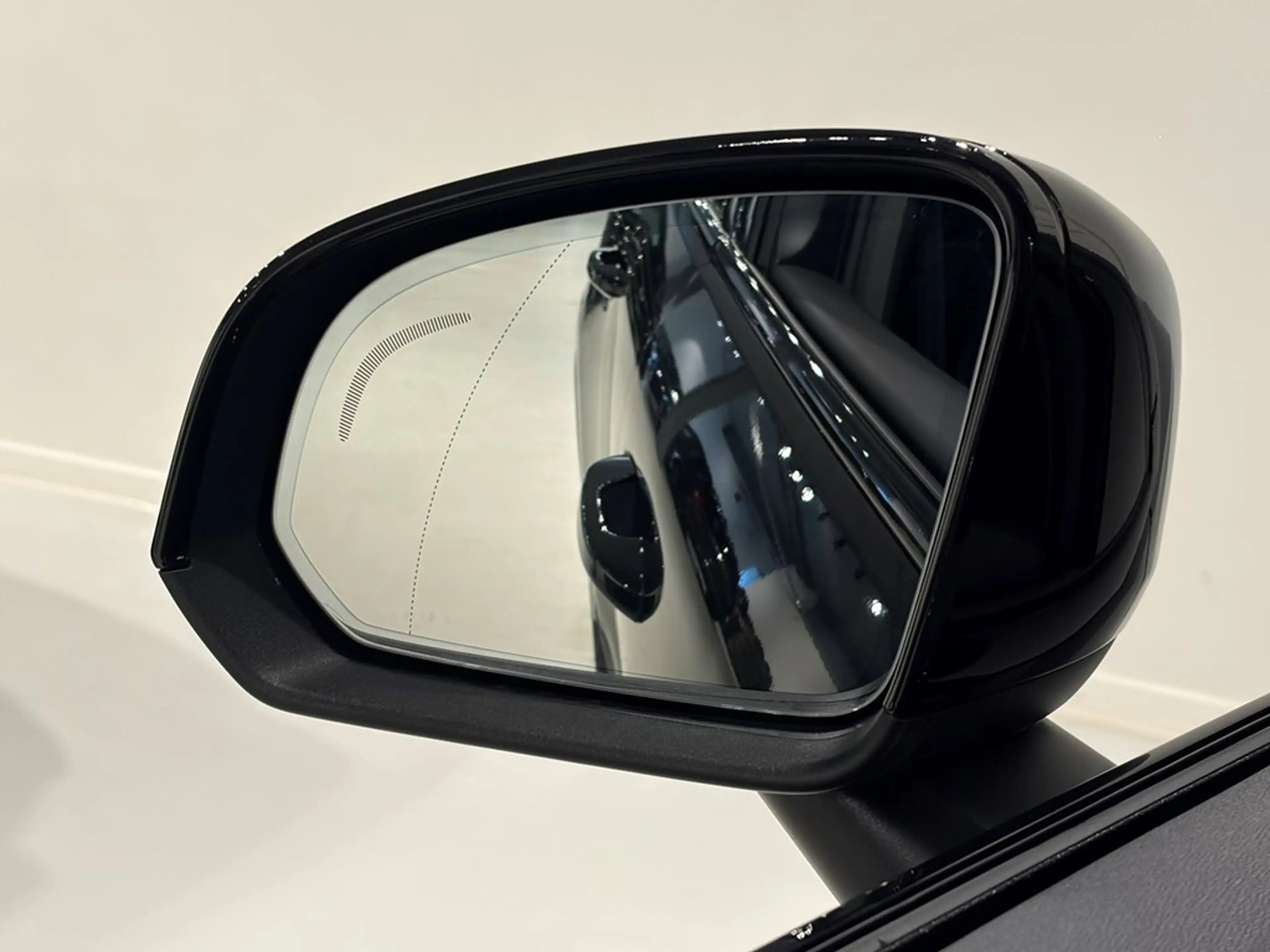 Volvo EC40 Recharge Black Edition Extended Range + ELECTR TRE — photo 7