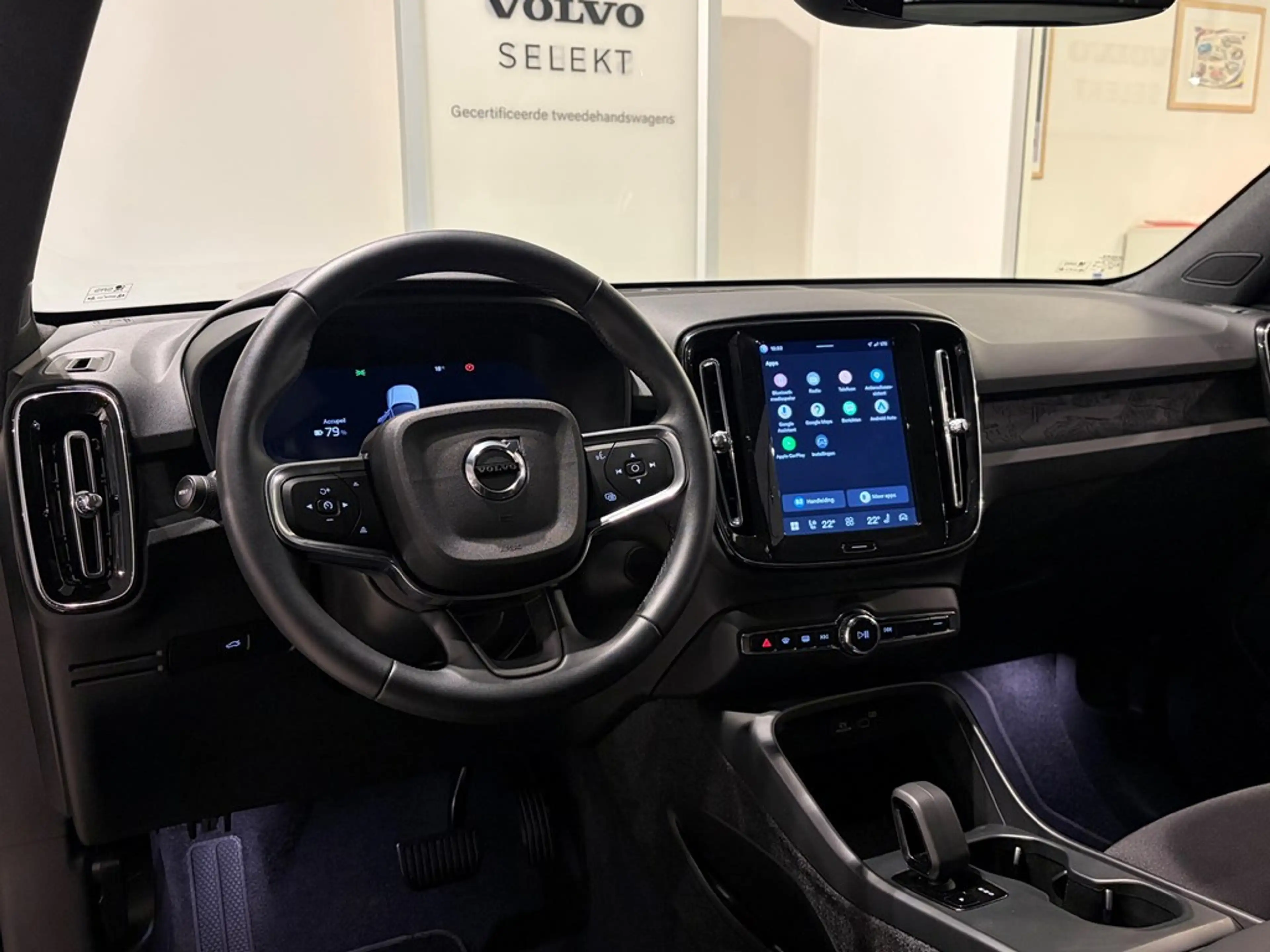 Volvo EC40 Recharge Black Edition Extended Range + ELECTR TRE — photo 4